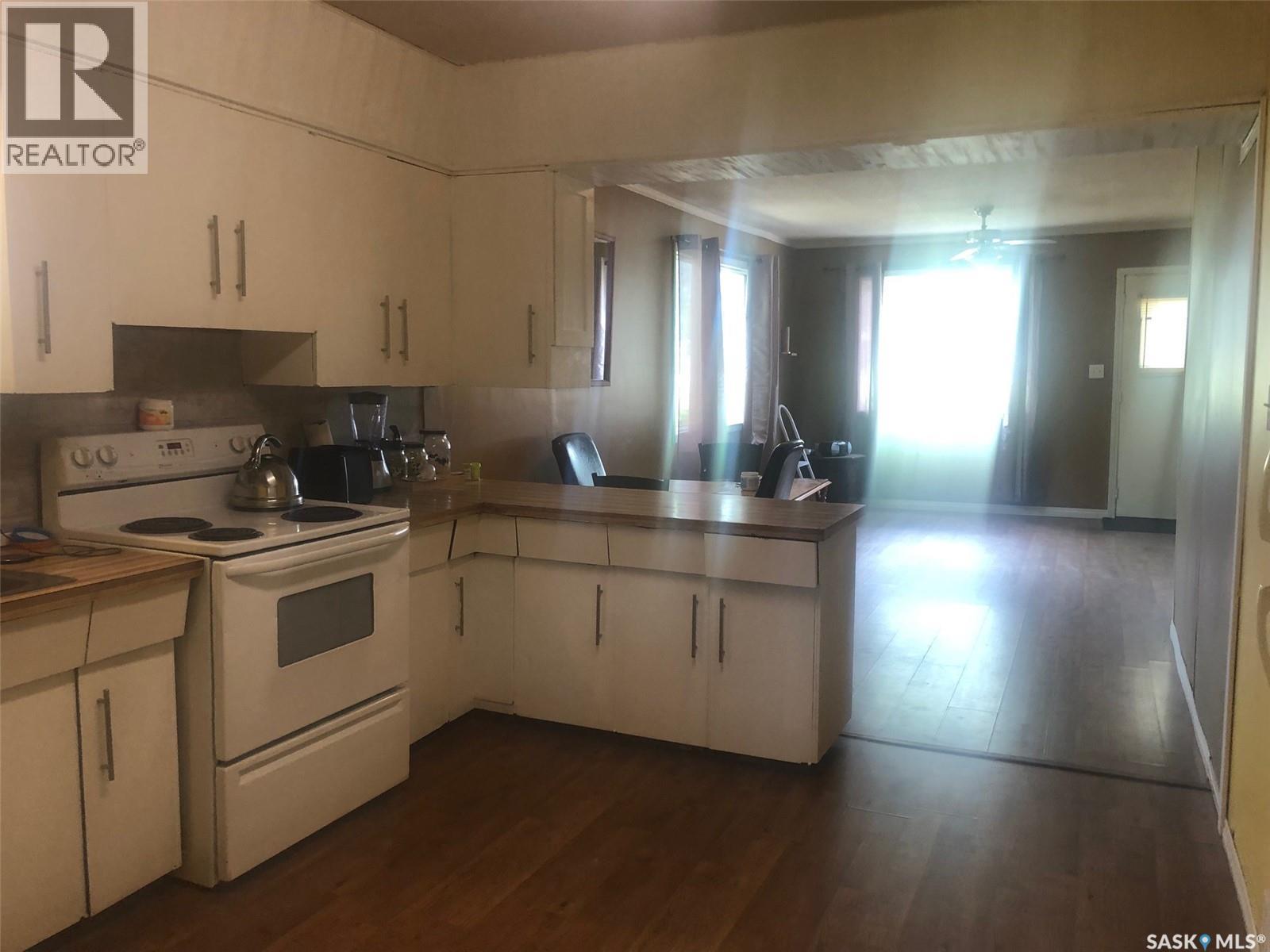 219 3Rd Avenue E, Canora, SK - Indoor Photo Showing Kitchen