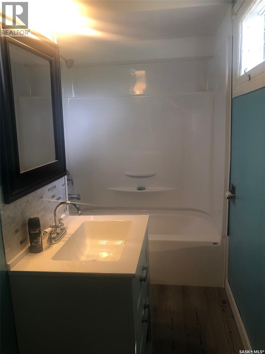 219 3Rd Avenue E, Canora, SK - Indoor Photo Showing Bathroom