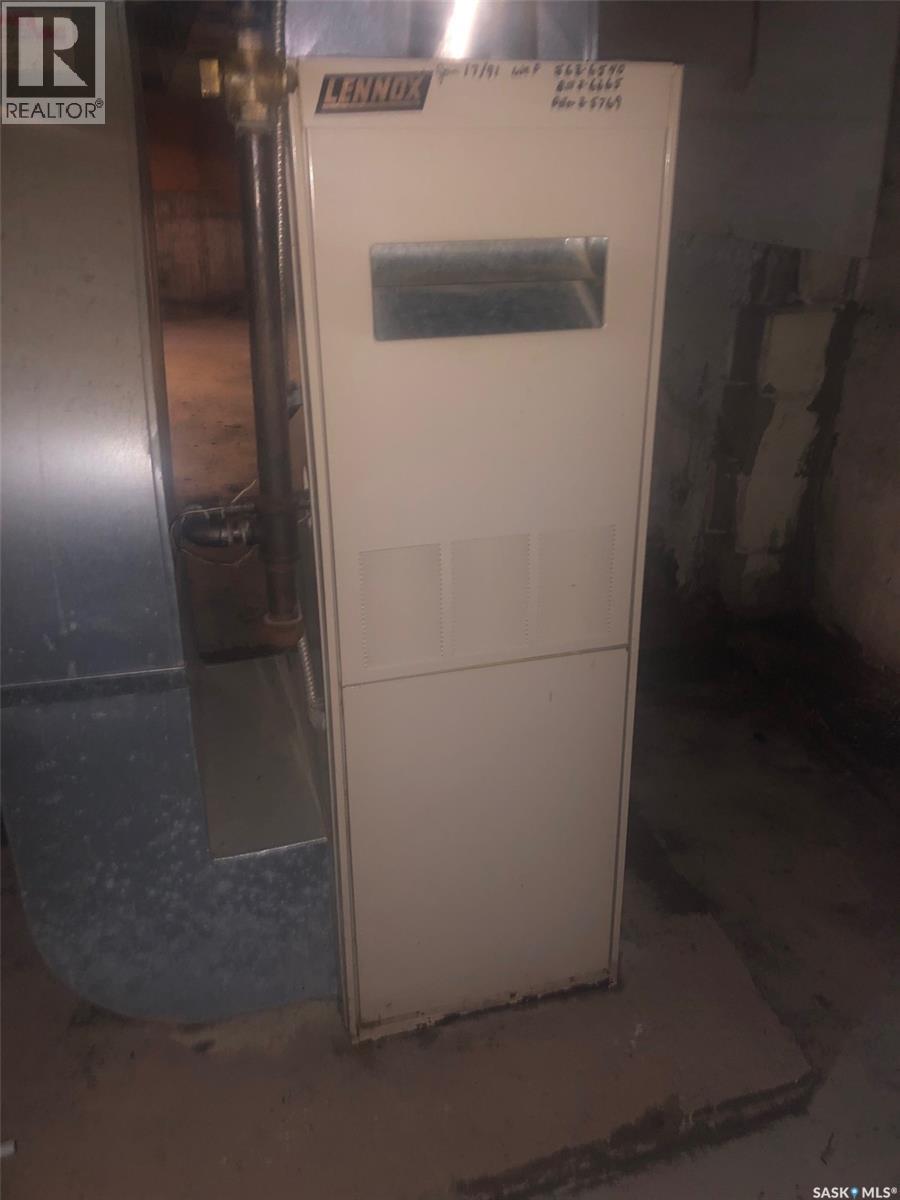 219 3Rd Avenue E, Canora, SK - Indoor