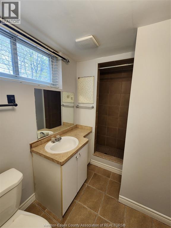 45 Aloma Crescent, Brampton, ON - Indoor Photo Showing Bathroom