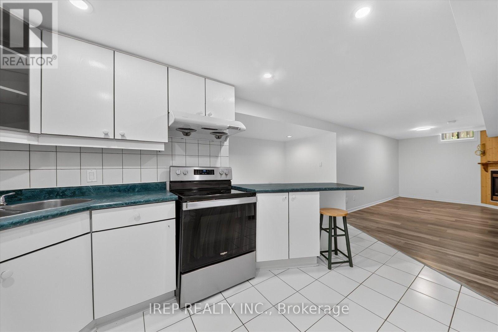 Lower - 6 Carmichael Drive, Whitby, ON - Indoor Photo Showing Kitchen