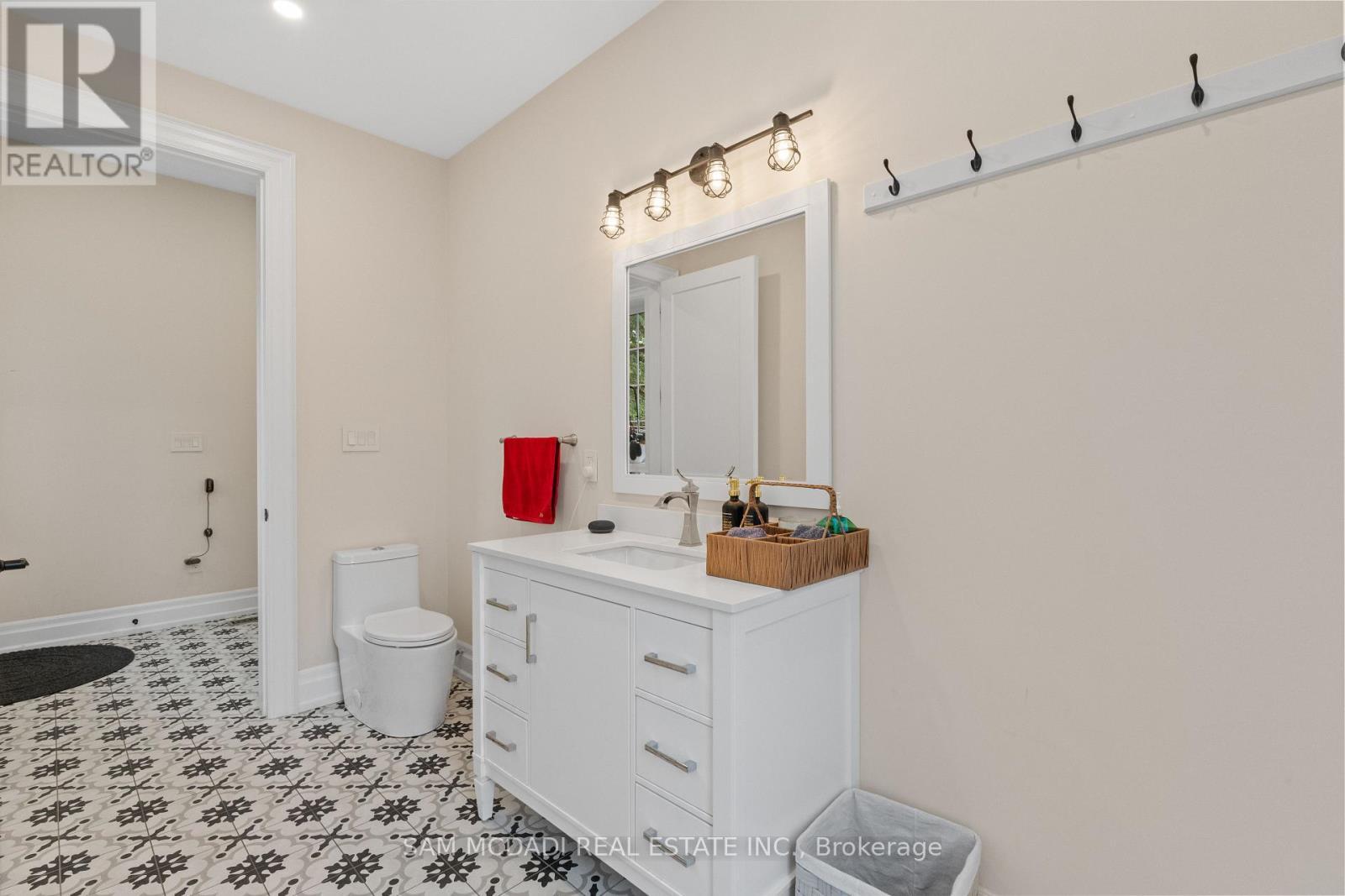 834 Edistel Crescent, Mississauga, ON - Indoor Photo Showing Bathroom