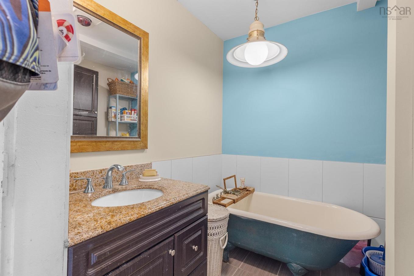 456 Windsor Junction Road, Windsor Junction, NS - Indoor Photo Showing Bathroom