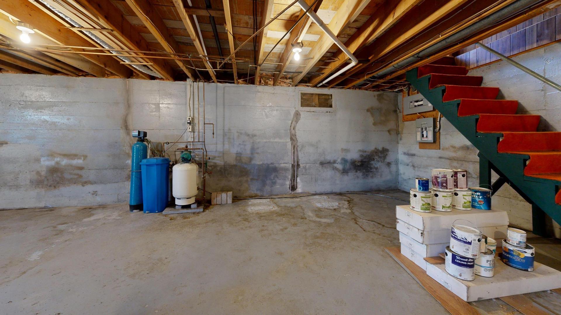 56 North Side Road, Riverport, NS - Indoor Photo Showing Basement