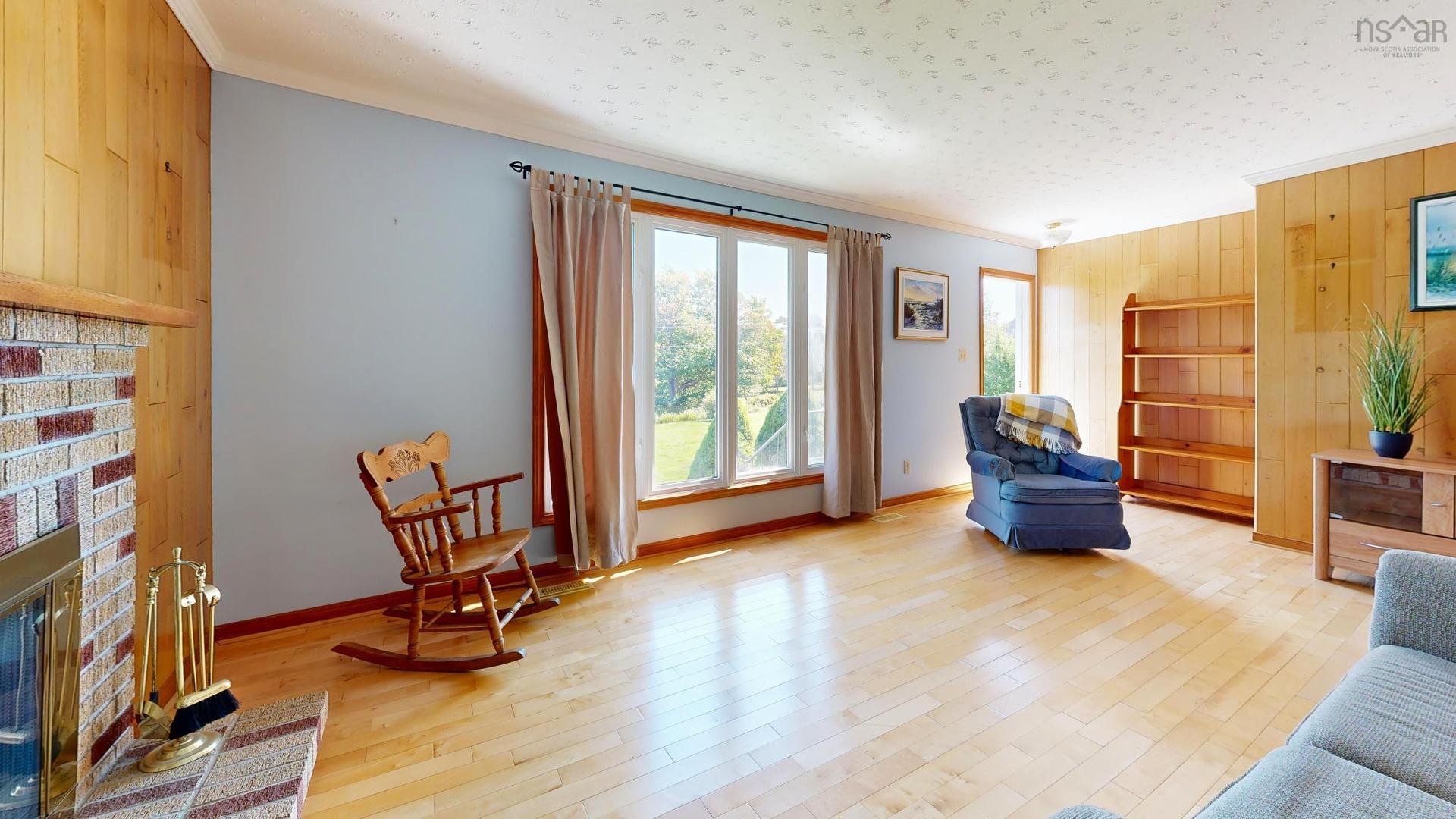 56 North Side Road, Riverport, NS - Indoor Photo Showing Living Room