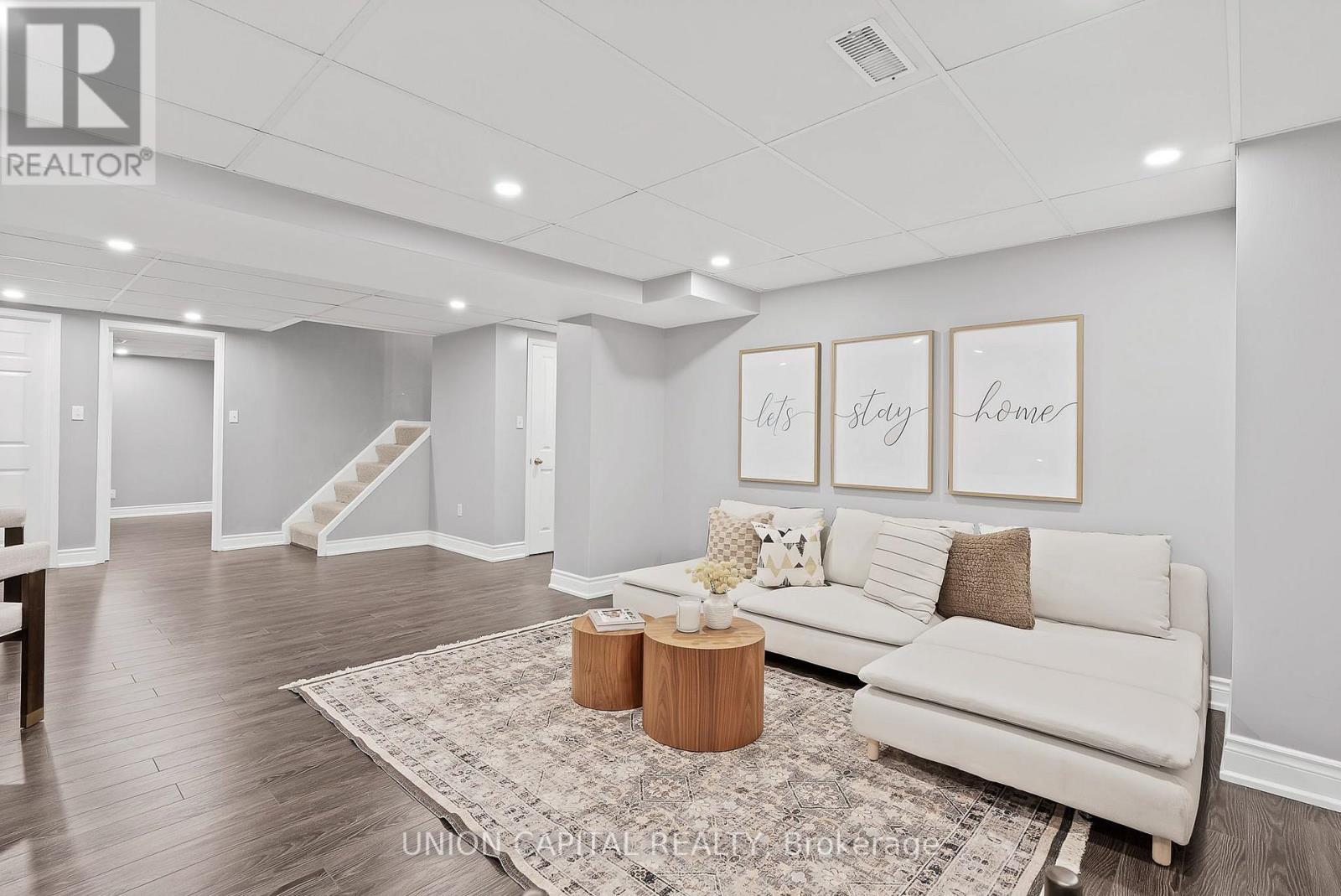 35 Mccarty Crescent, Markham, ON - Indoor