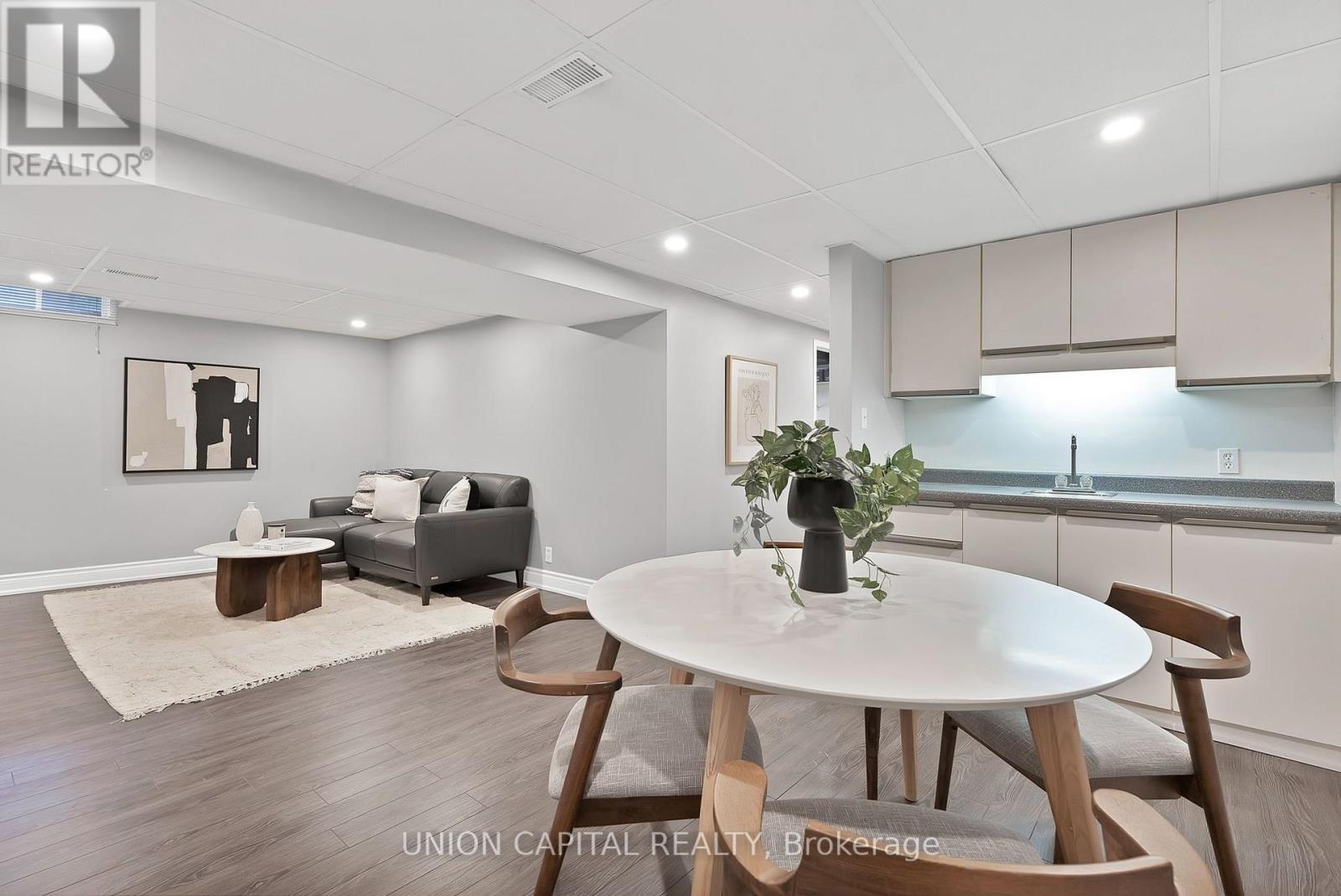 35 Mccarty Crescent, Markham, ON - Indoor