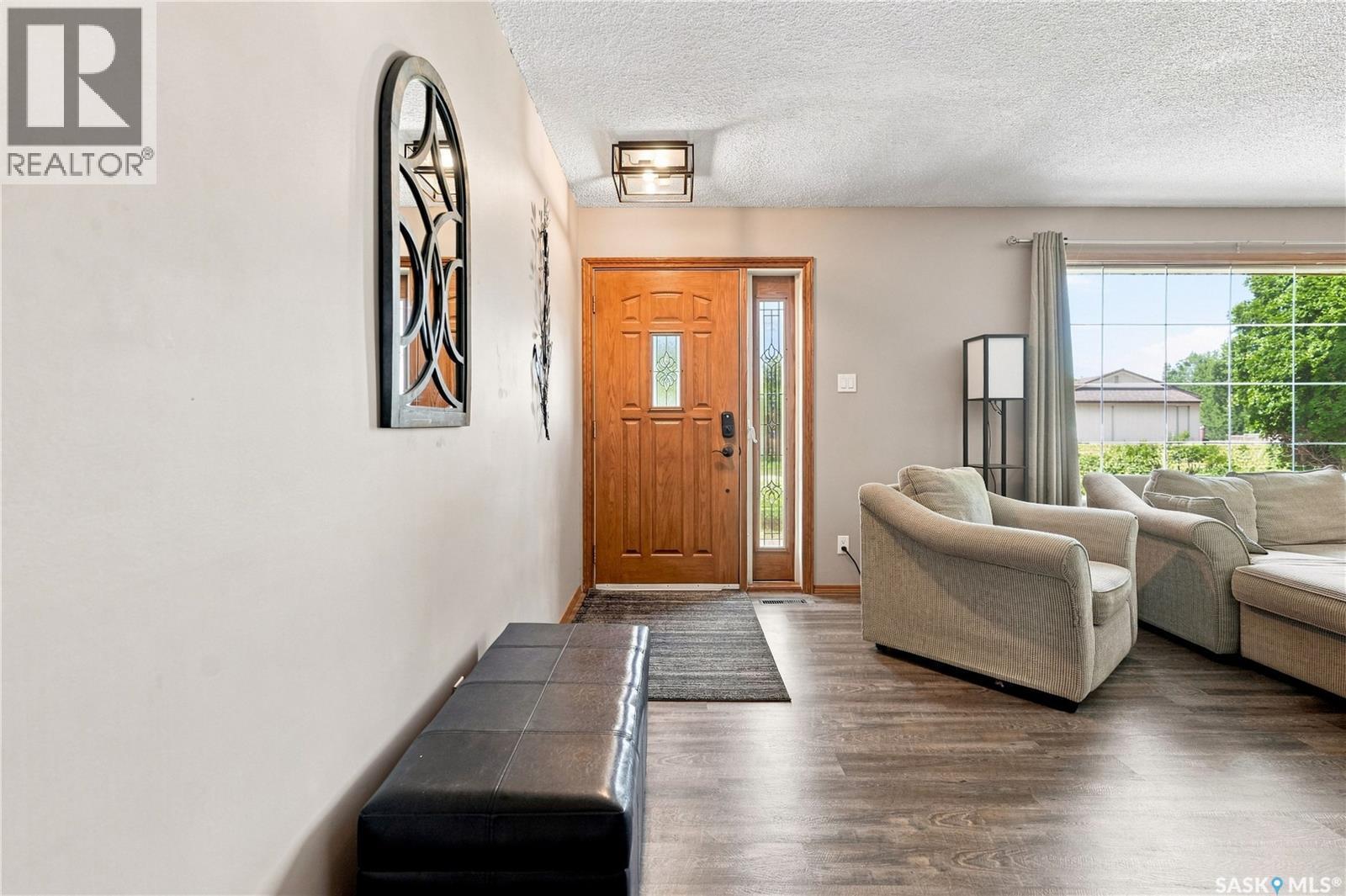 1409 Duffield Street W, Moose Jaw, SK - Indoor Photo Showing Living Room