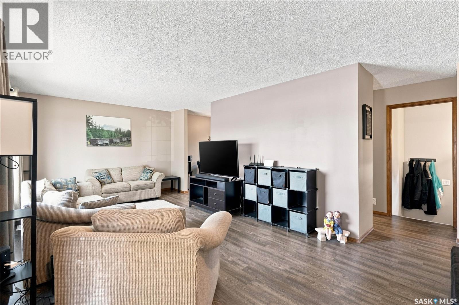 1409 Duffield Street W, Moose Jaw, SK - Indoor Photo Showing Living Room