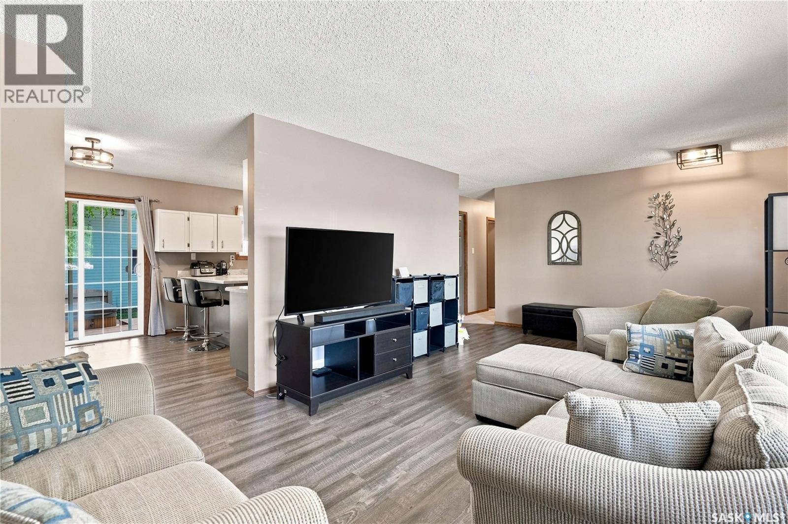 1409 Duffield Street W, Moose Jaw, SK - Indoor Photo Showing Living Room