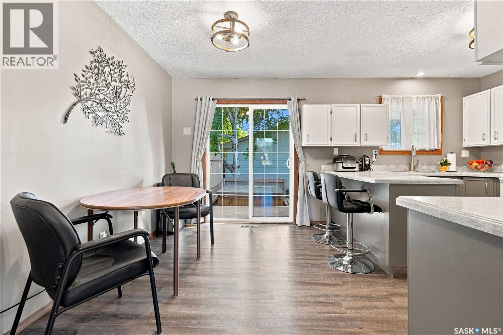 1409 Duffield Street W, Moose Jaw, SK - Indoor