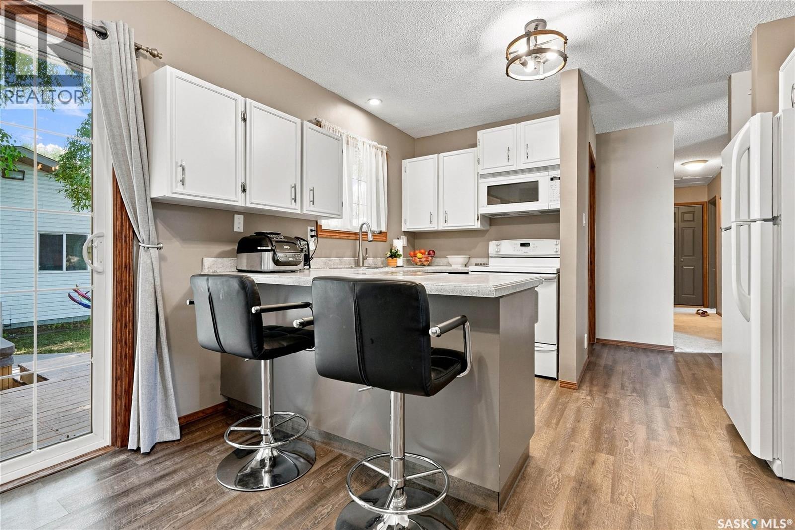 1409 Duffield Street W, Moose Jaw, SK - Indoor Photo Showing Kitchen