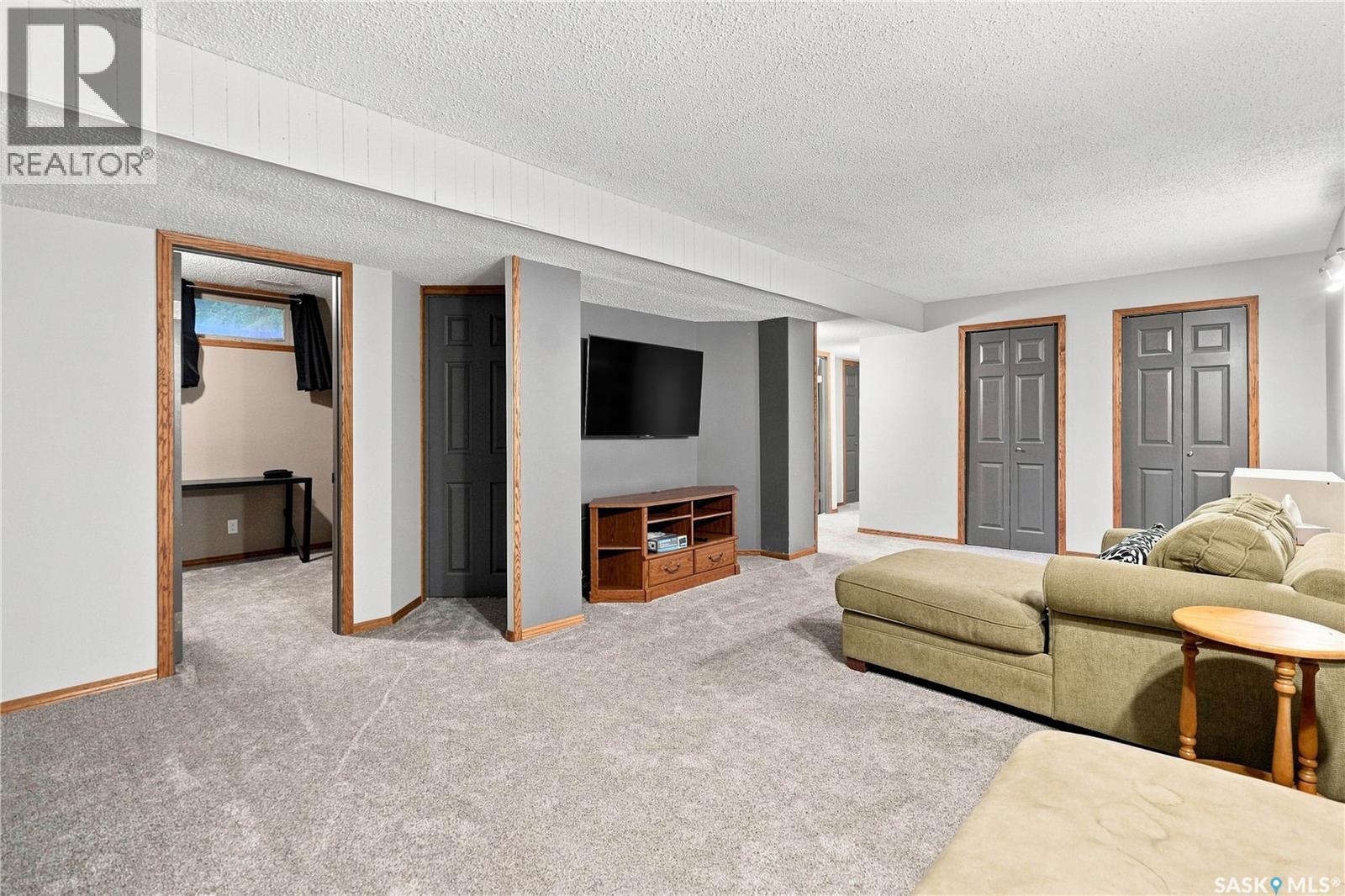 1409 Duffield Street W, Moose Jaw, SK - Indoor