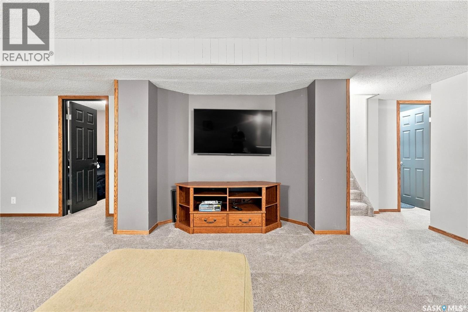 1409 Duffield Street W, Moose Jaw, SK - Indoor