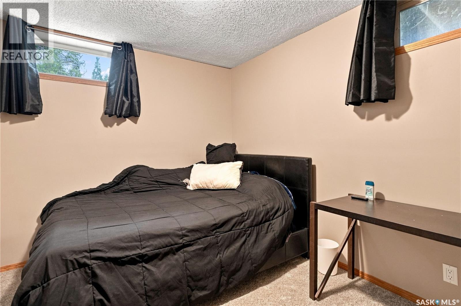 1409 Duffield Street W, Moose Jaw, SK - Indoor Photo Showing Bedroom