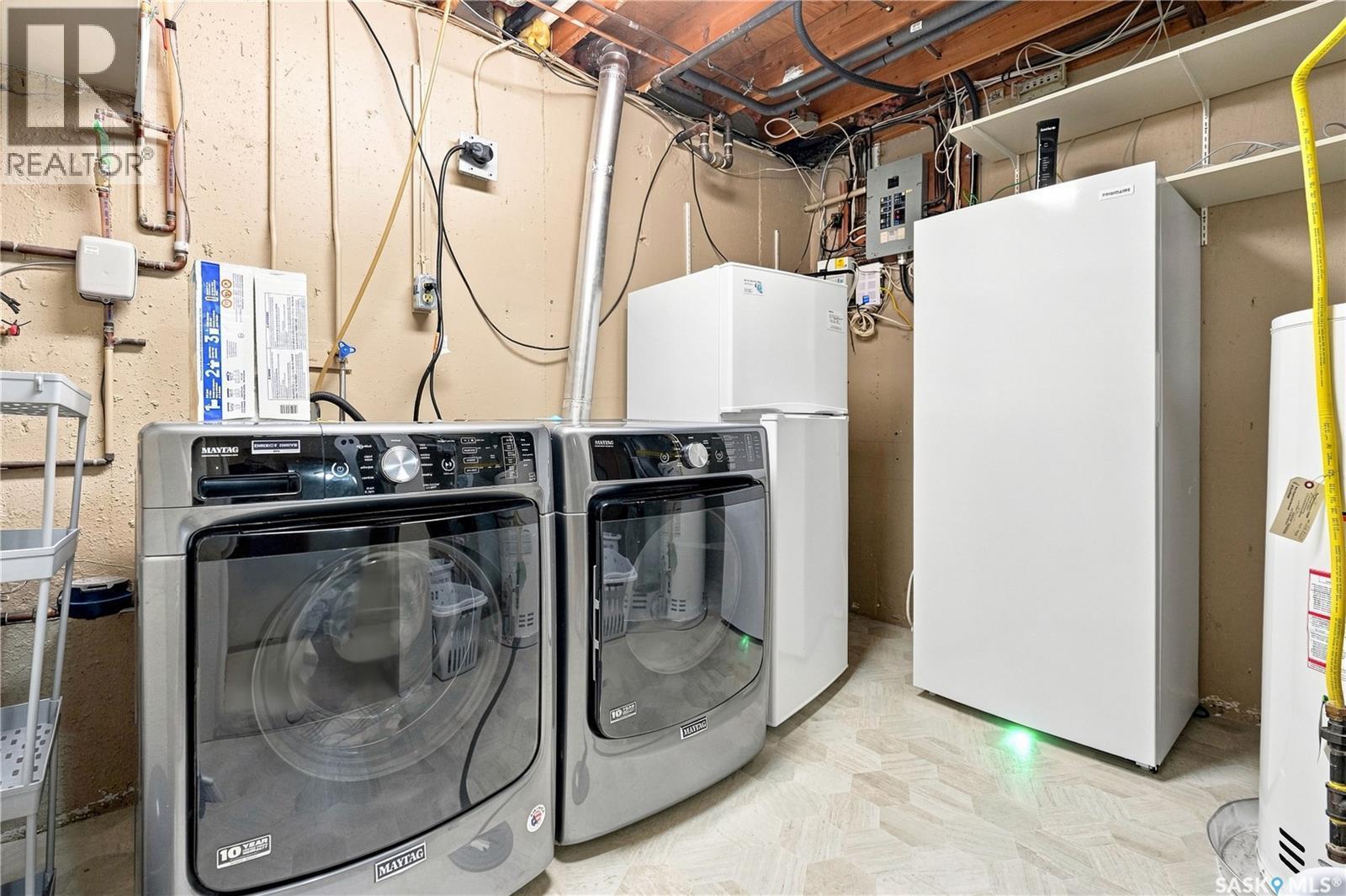 1409 Duffield Street W, Moose Jaw, SK - Indoor Photo Showing Laundry Room