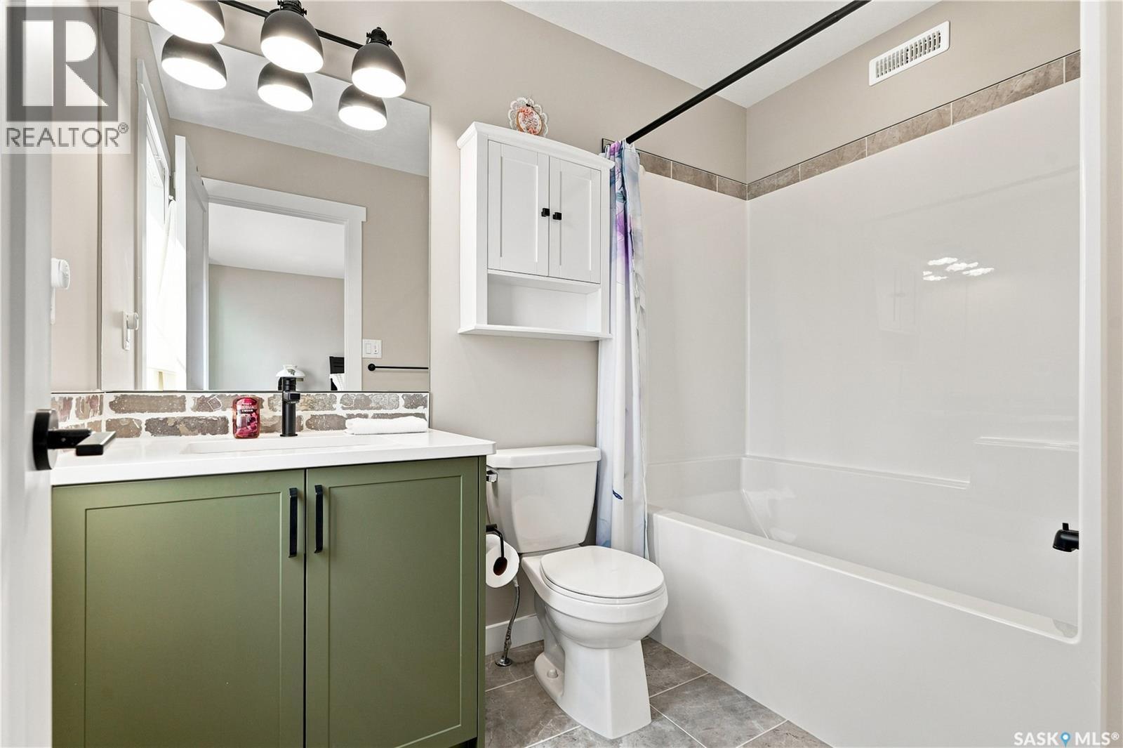 435 Myles Heidt Manor, Saskatoon, SK - Indoor Photo Showing Bathroom