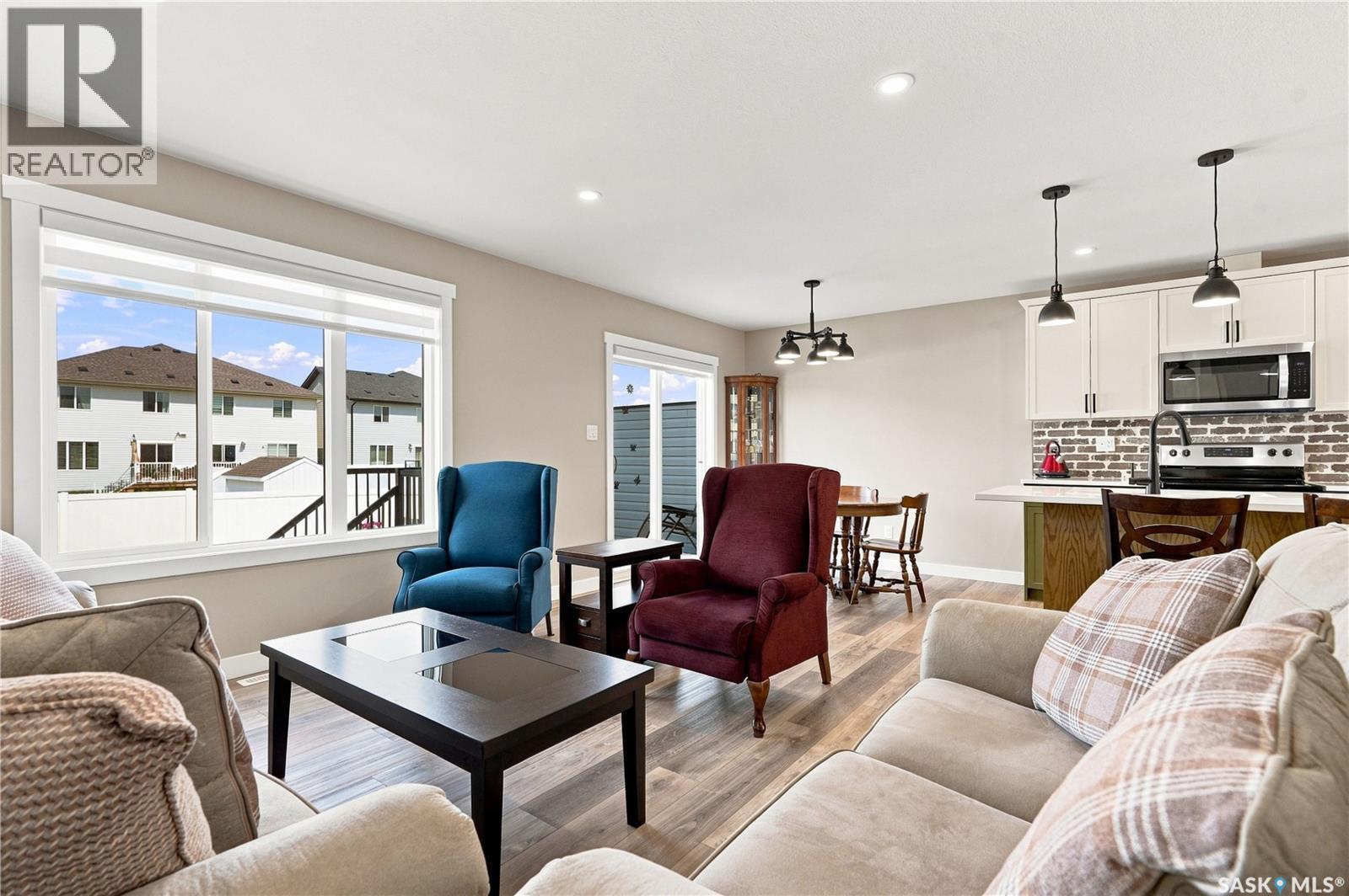 435 Myles Heidt Manor, Saskatoon, SK - Indoor Photo Showing Living Room