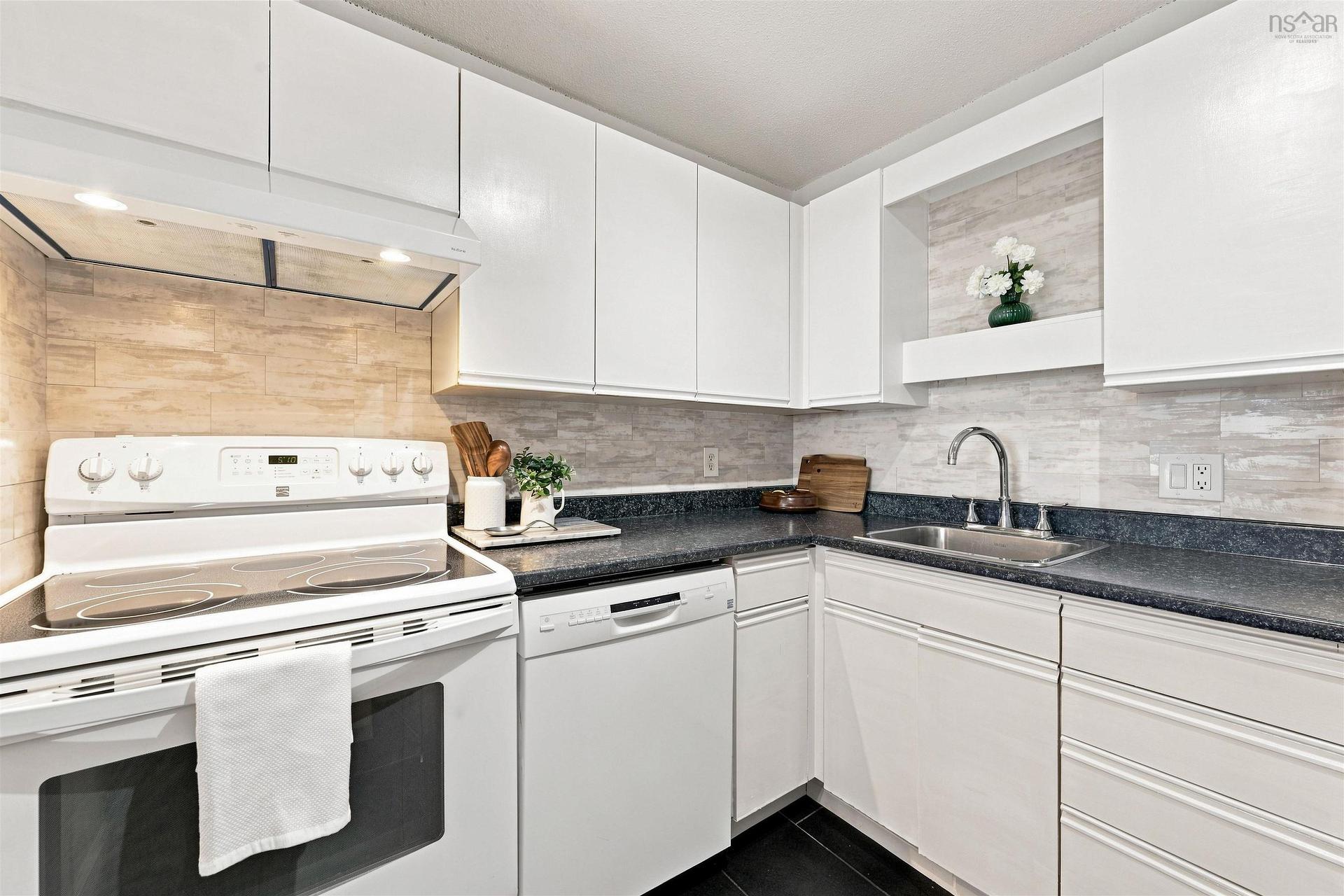 401 3600 John Parr Drive, Halifax, NS - Indoor Photo Showing Kitchen