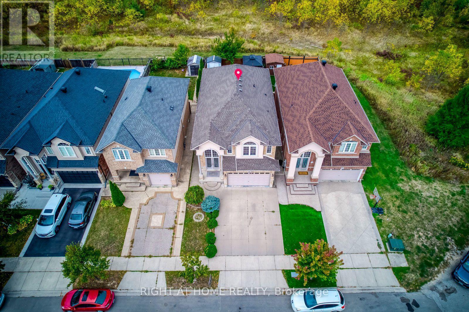 38 Assisi Street, Hamilton, ON - Outdoor