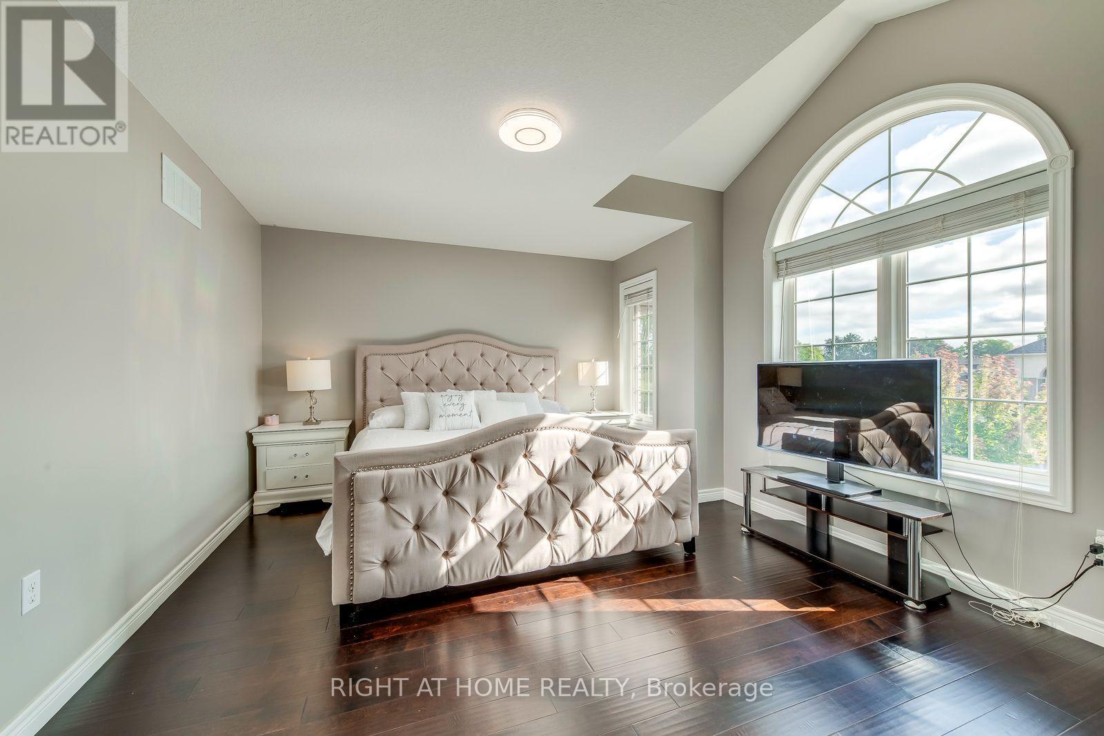 38 Assisi Street, Hamilton, ON - Indoor Photo Showing Bedroom