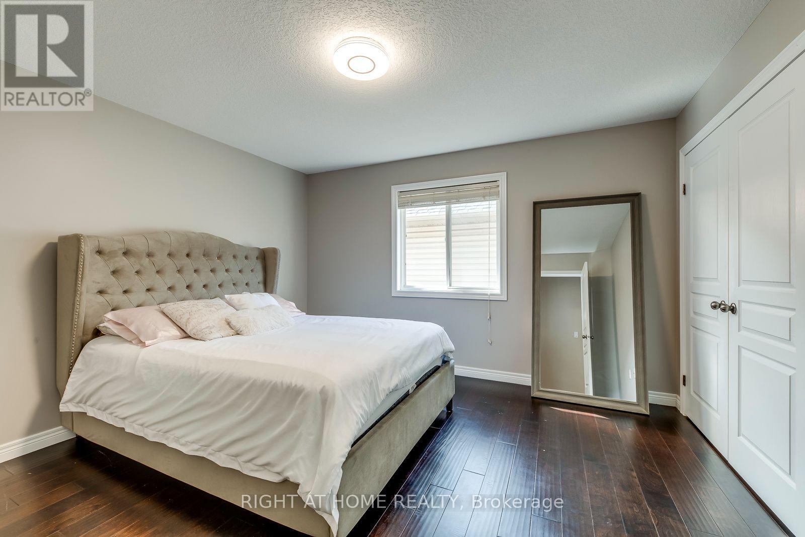 38 Assisi Street, Hamilton, ON - Indoor Photo Showing Bedroom