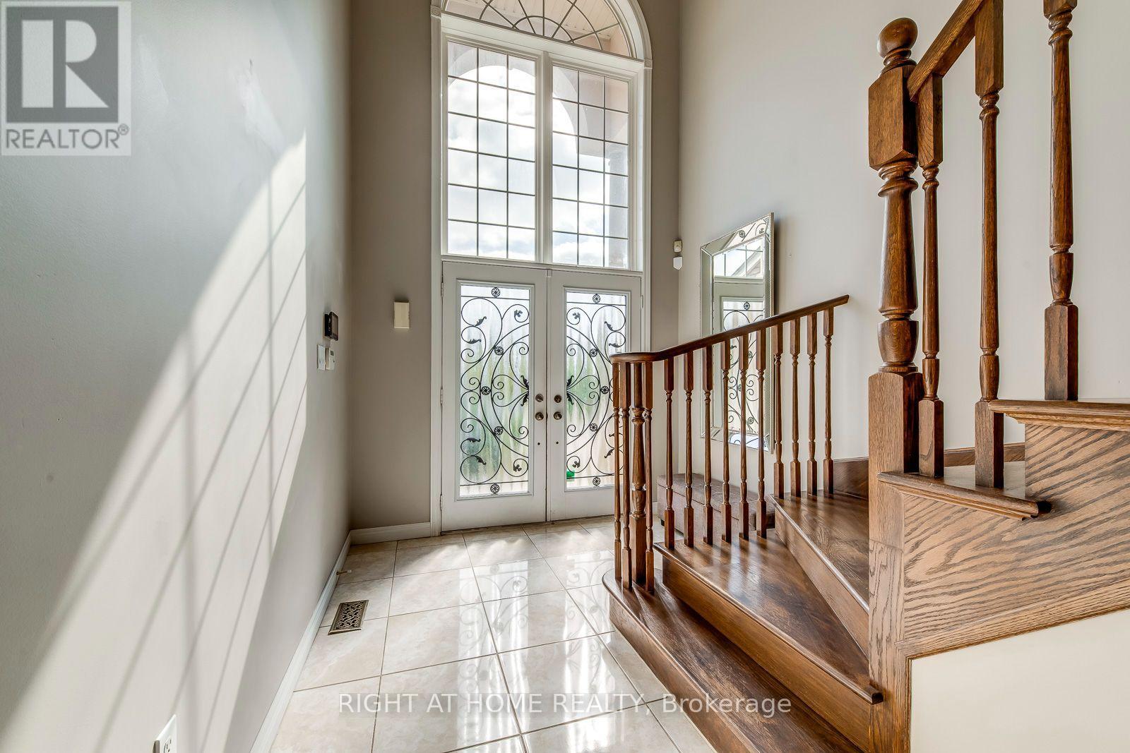 38 Assisi Street, Hamilton, ON - Indoor Photo Showing Other Room