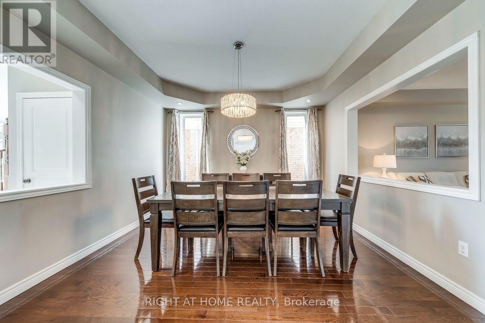 38 Assisi Street, Hamilton, ON - Indoor Photo Showing Dining Room
