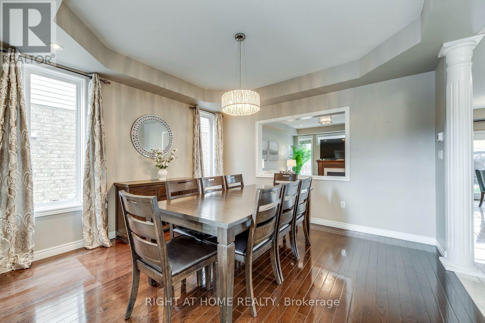 38 Assisi Street, Hamilton, ON - Indoor Photo Showing Dining Room