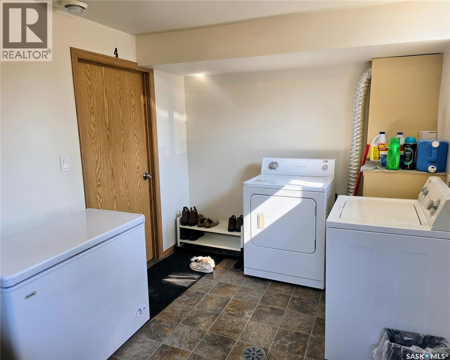 638 7Th Street, Humboldt, SK - Indoor Photo Showing Laundry Room
