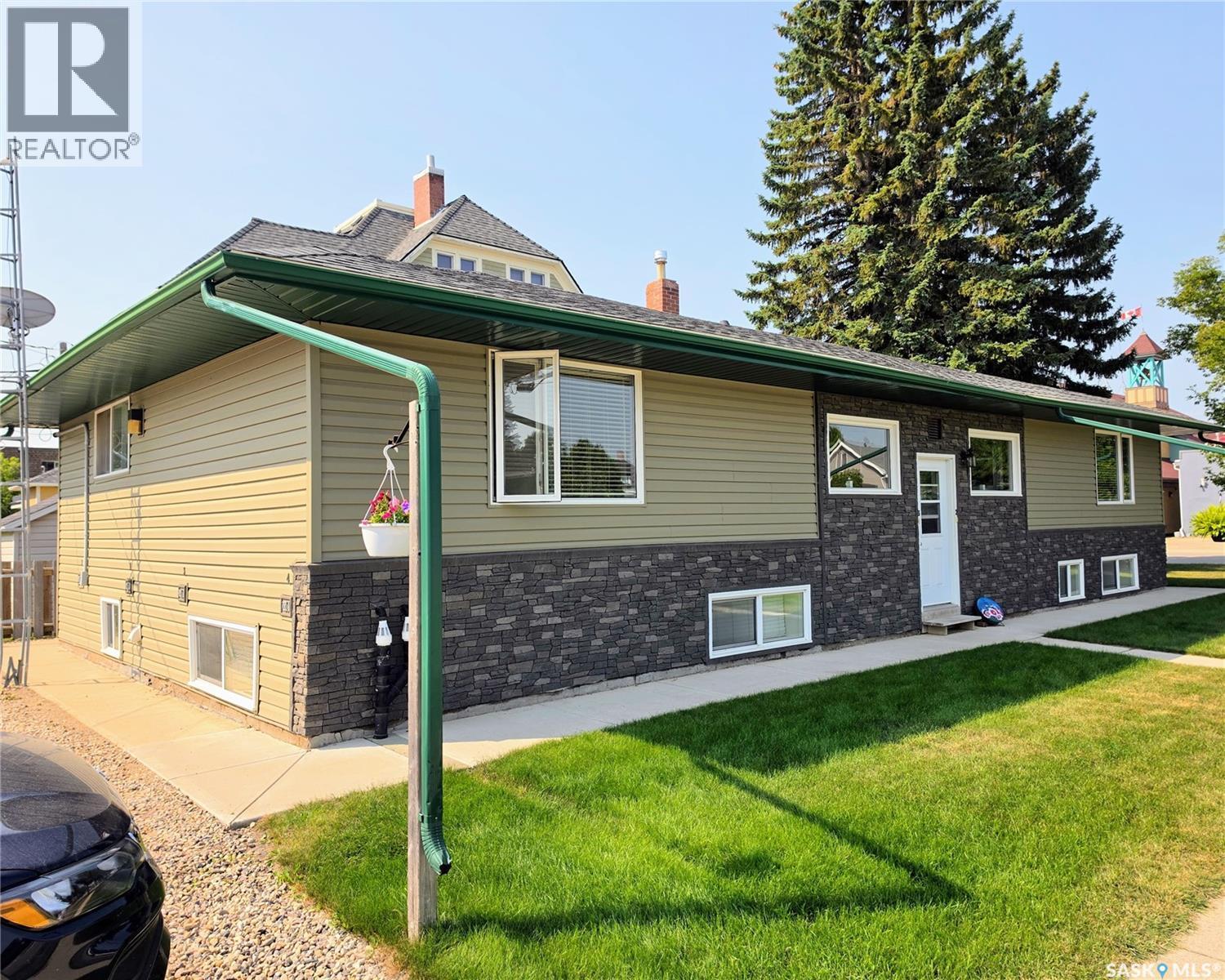 638 7Th Street, Humboldt, SK - Outdoor