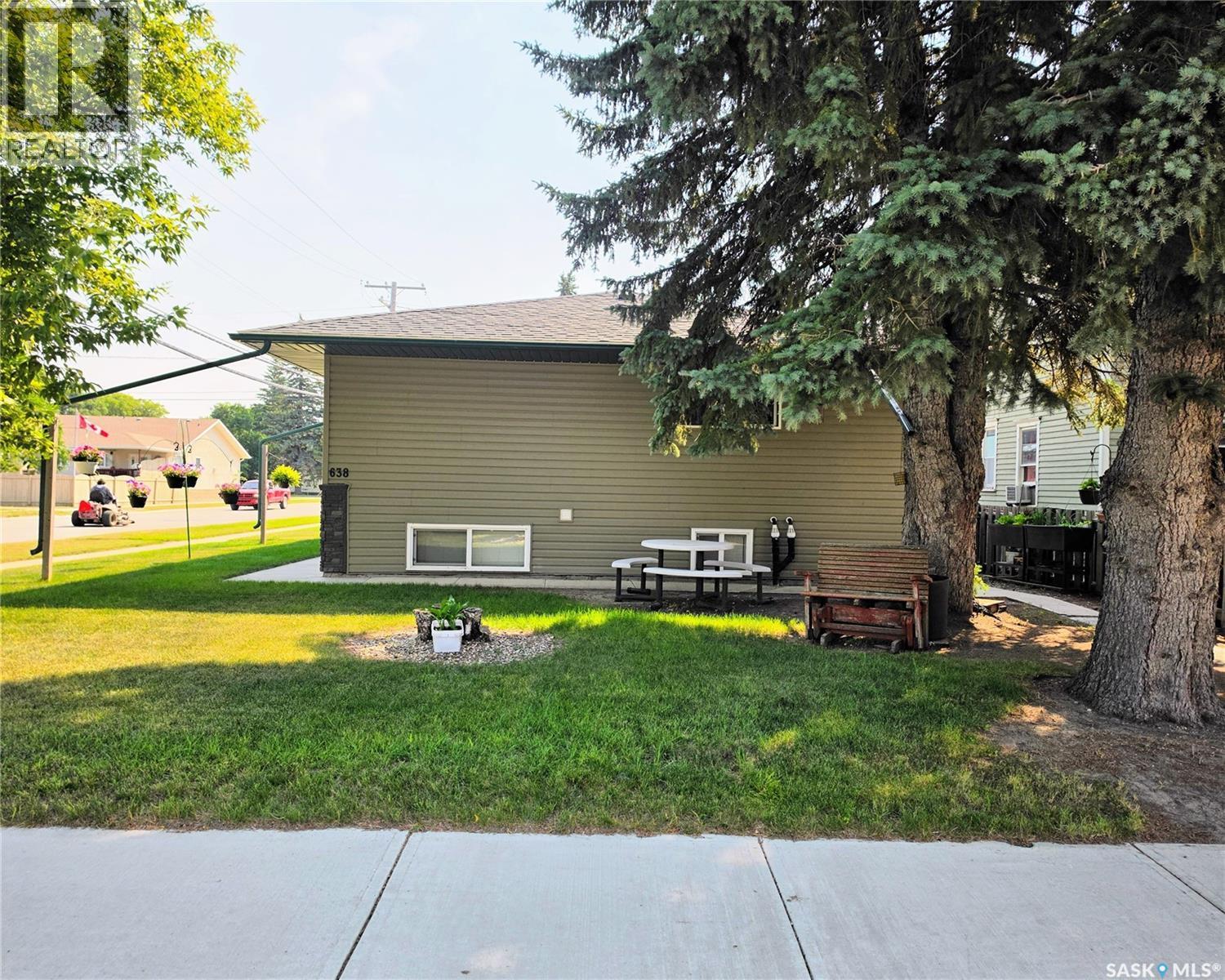 638 7Th Street, Humboldt, SK - Outdoor