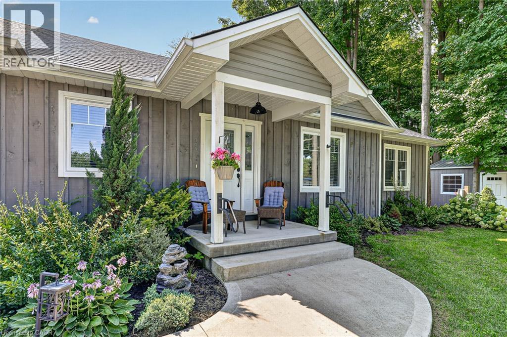 729 6Th Concession Rd Enr, Cultus, ON - Outdoor