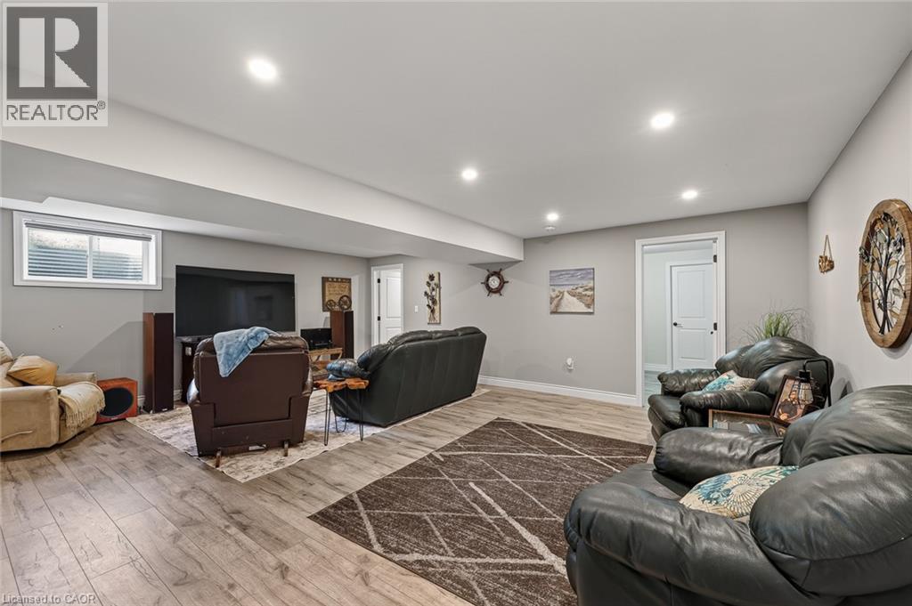 729 6Th Concession Rd Enr, Cultus, ON - Indoor Photo Showing Basement