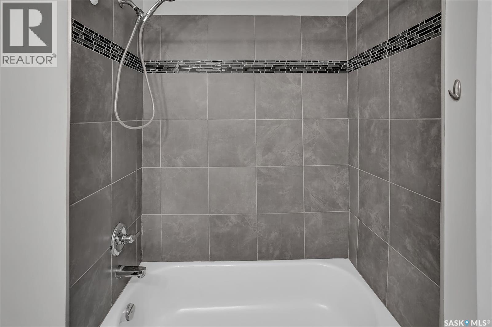 3524 Victoria Avenue, Regina, SK - Indoor Photo Showing Bathroom