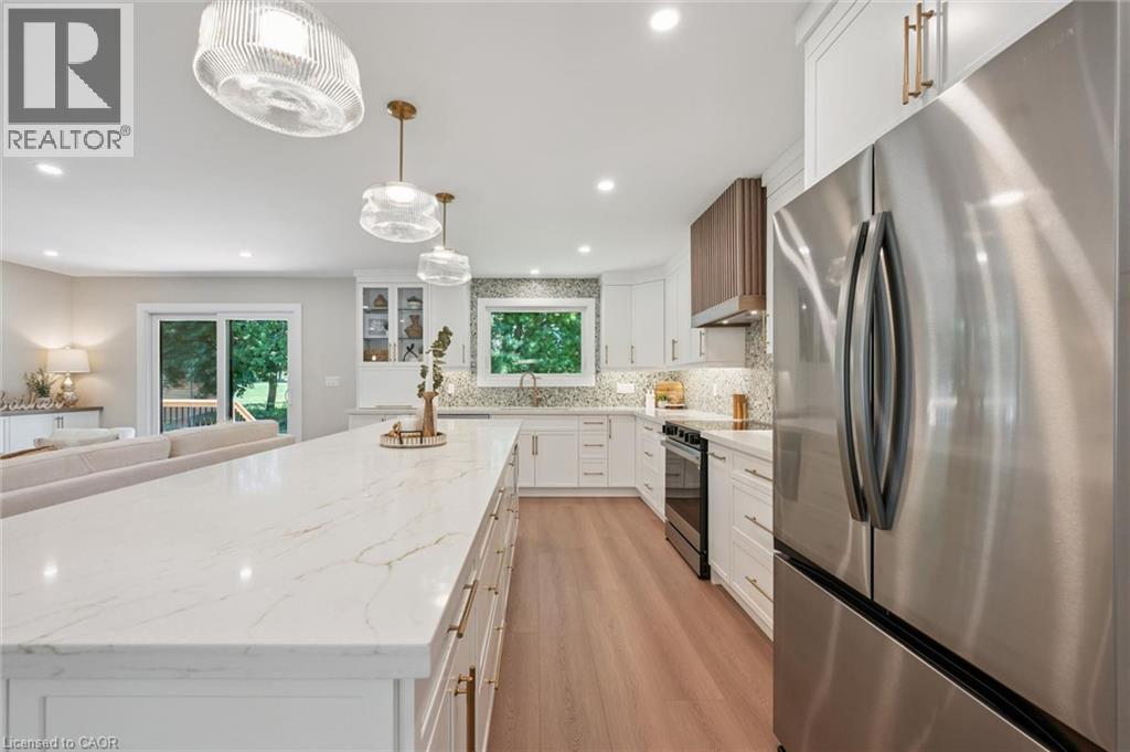 70 Champlain Crescent, Kitchener, ON - Indoor Photo Showing Kitchen With Upgraded Kitchen