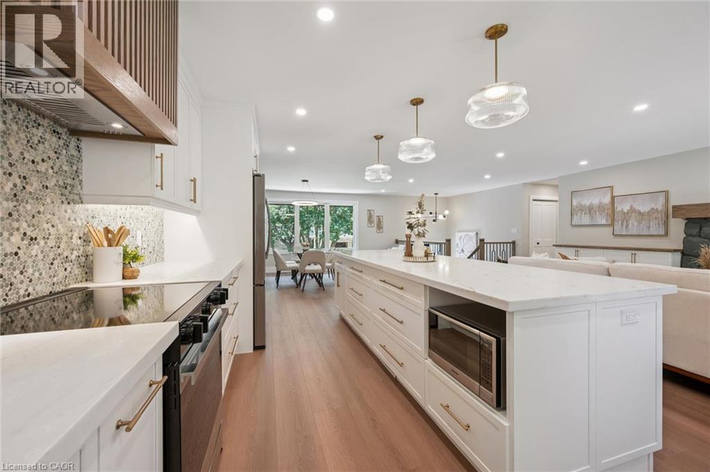 70 Champlain Crescent, Kitchener, ON - Indoor Photo Showing Kitchen With Upgraded Kitchen
