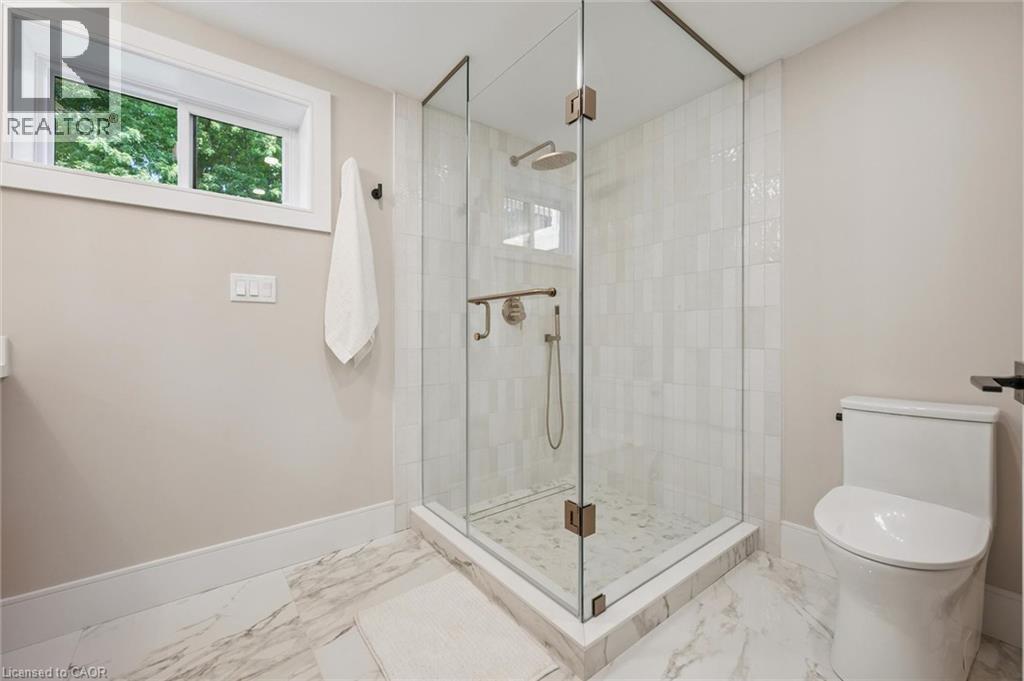 70 Champlain Crescent, Kitchener, ON - Indoor Photo Showing Bathroom