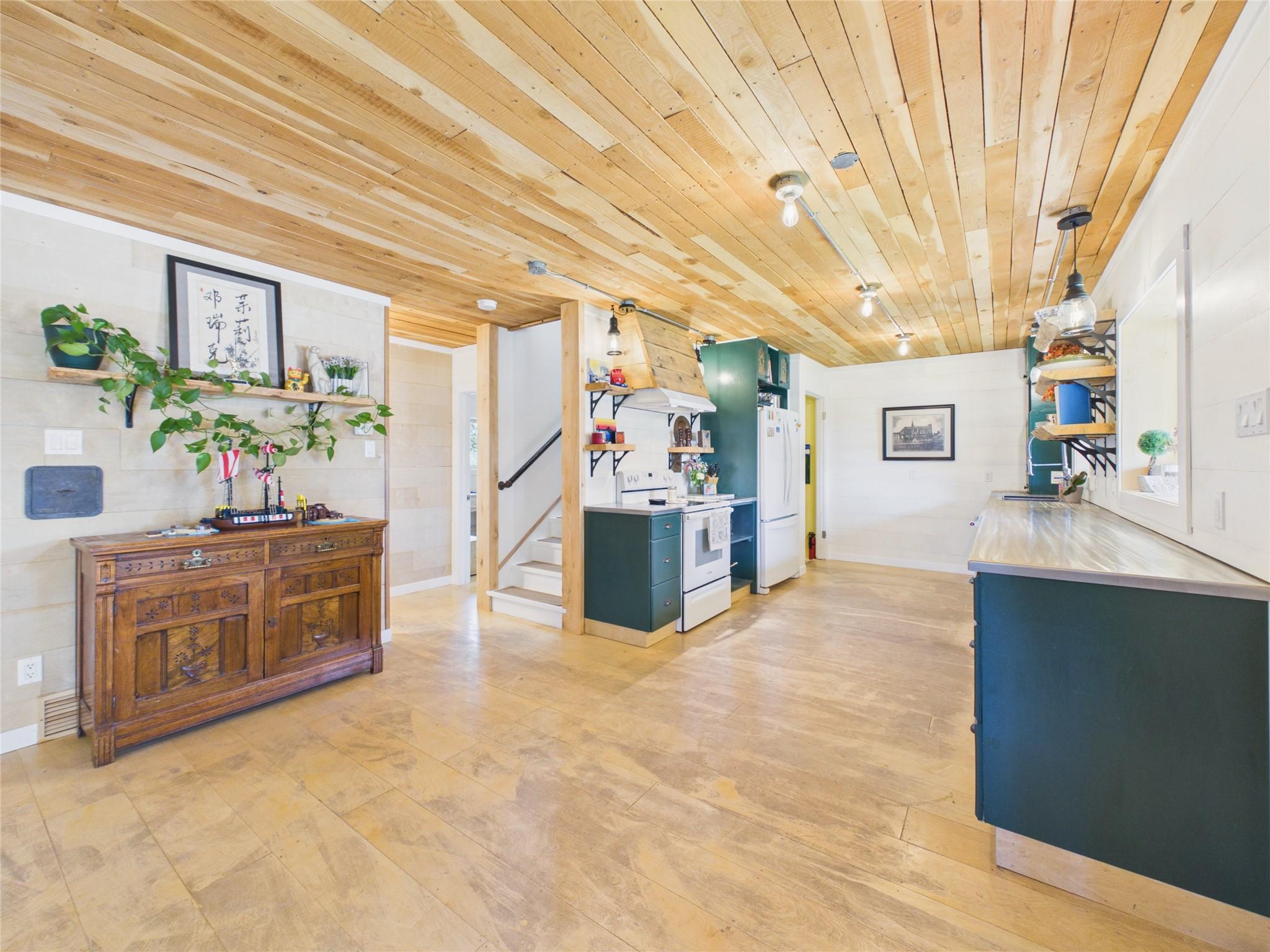 912 8Th Street, Cranbrook, BC - Indoor Photo Showing Other Room