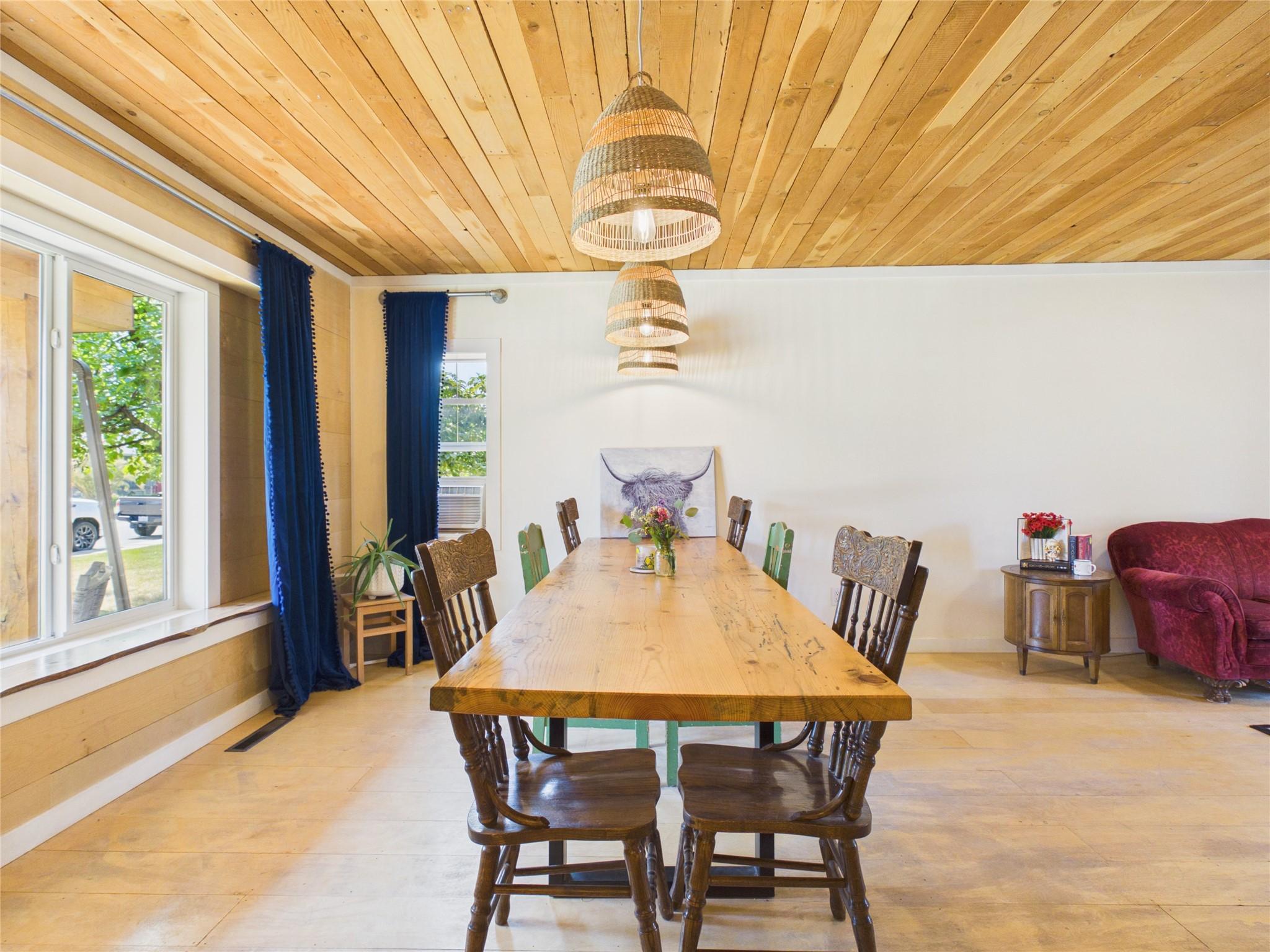 912 8Th Street, Cranbrook, BC - Indoor Photo Showing Dining Room
