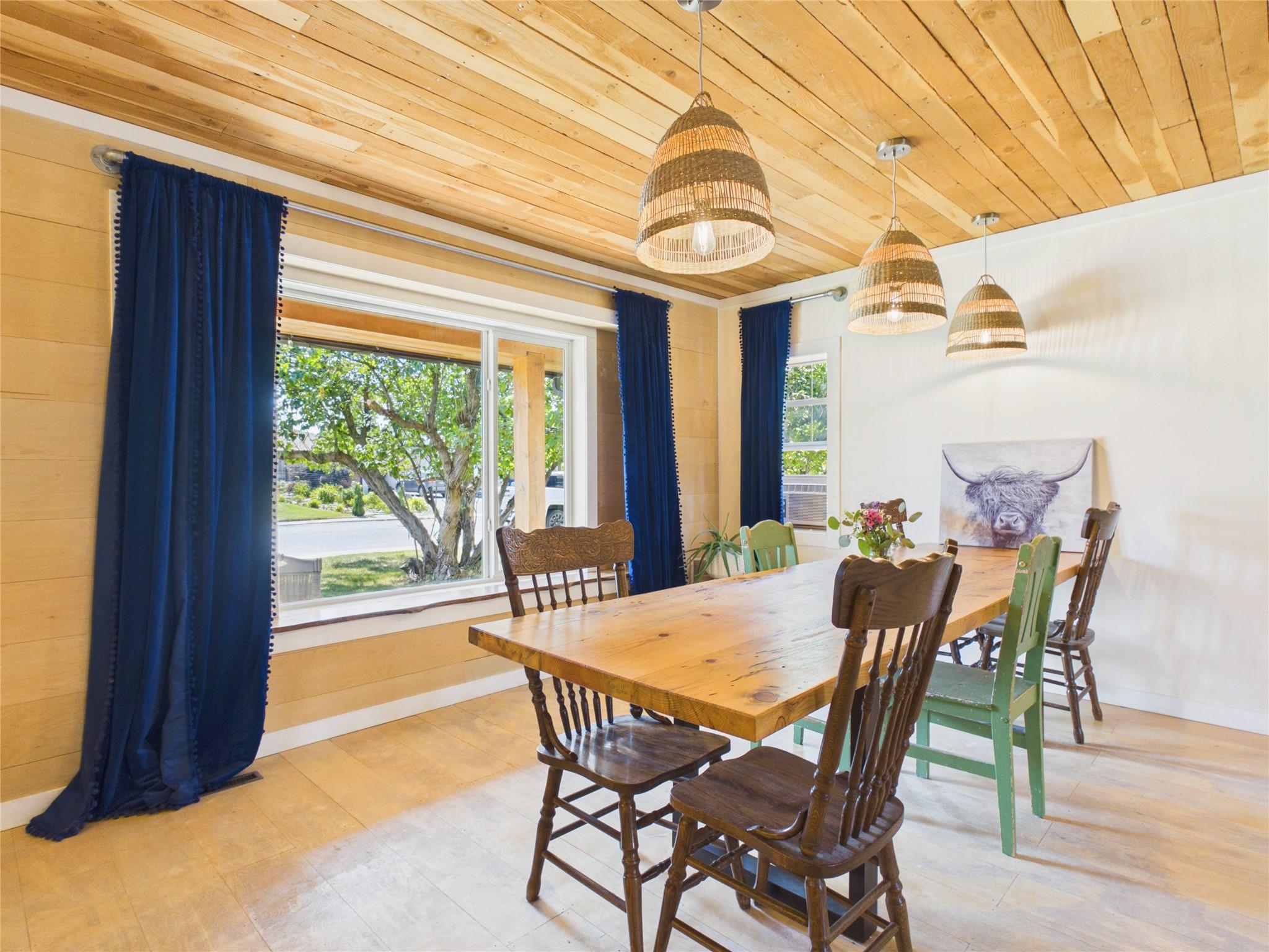 912 8Th Street, Cranbrook, BC - Indoor Photo Showing Dining Room