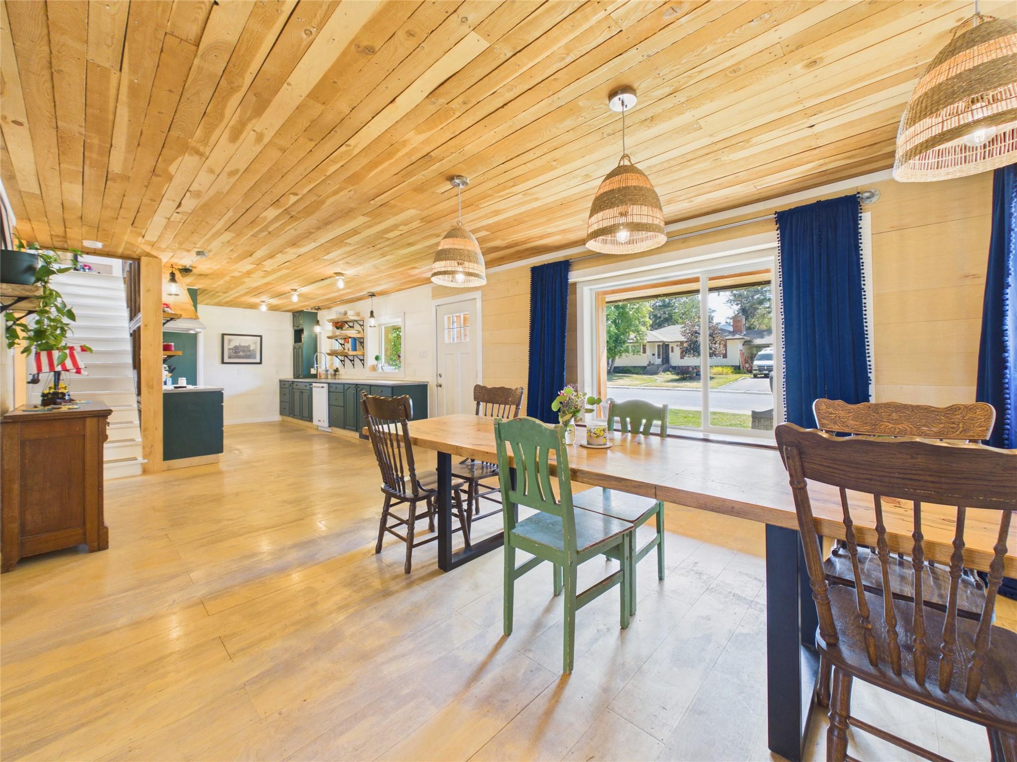 912 8Th Street, Cranbrook, BC - Indoor Photo Showing Dining Room