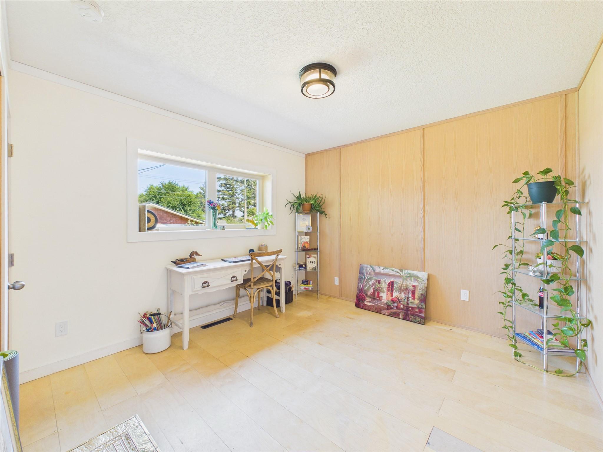 912 8Th Street, Cranbrook, BC - Indoor Photo Showing Other Room