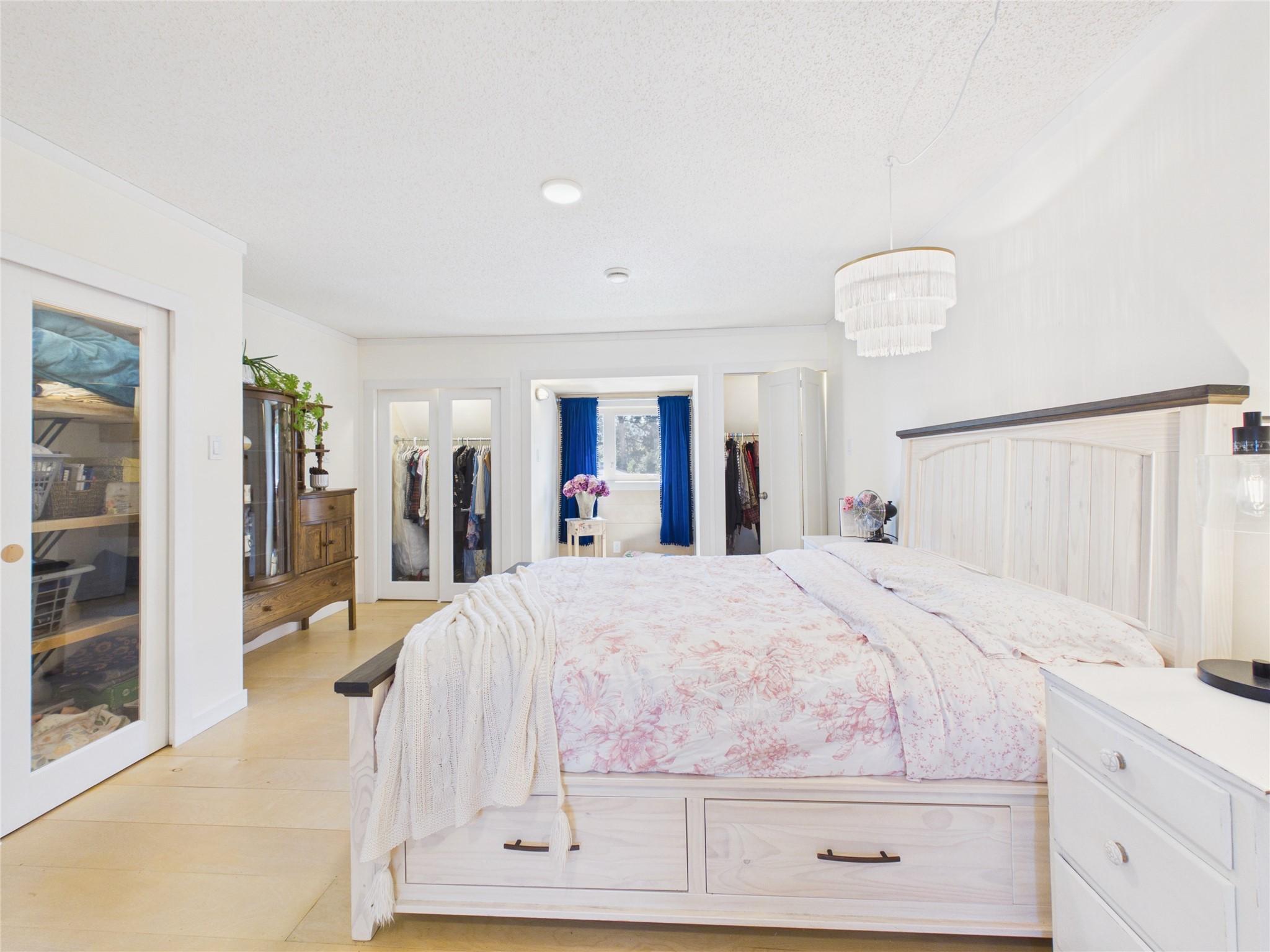912 8Th Street, Cranbrook, BC - Indoor Photo Showing Bedroom