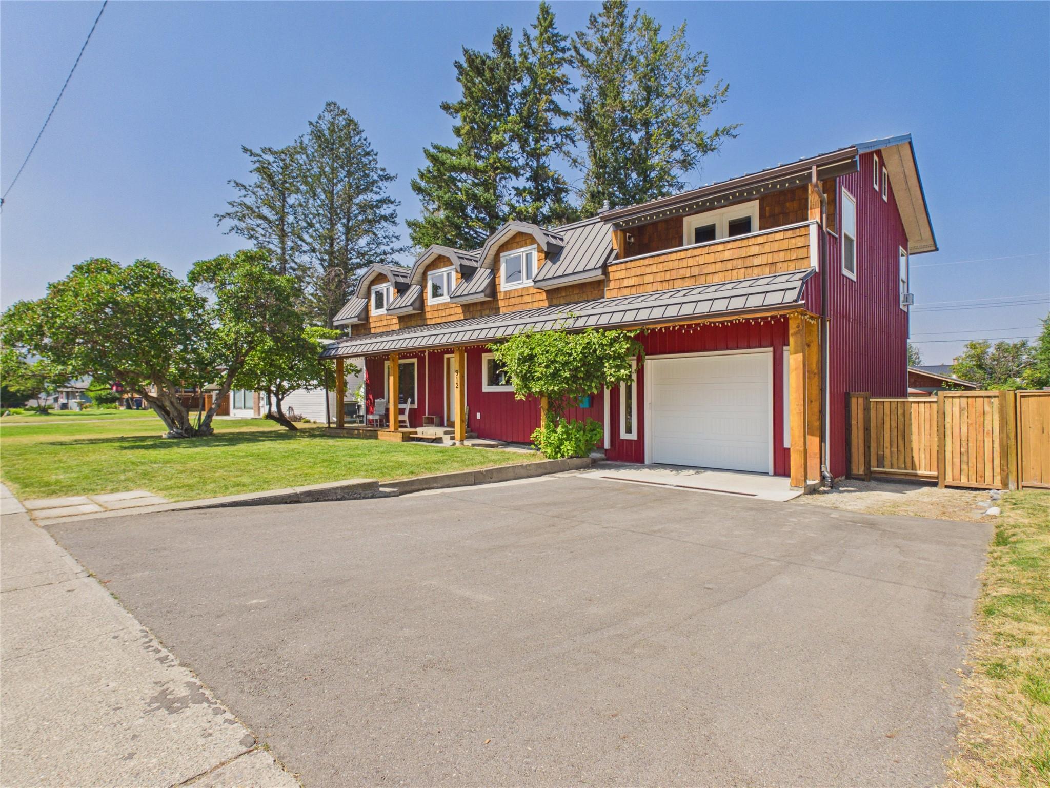 912 8Th Street, Cranbrook, BC - Outdoor