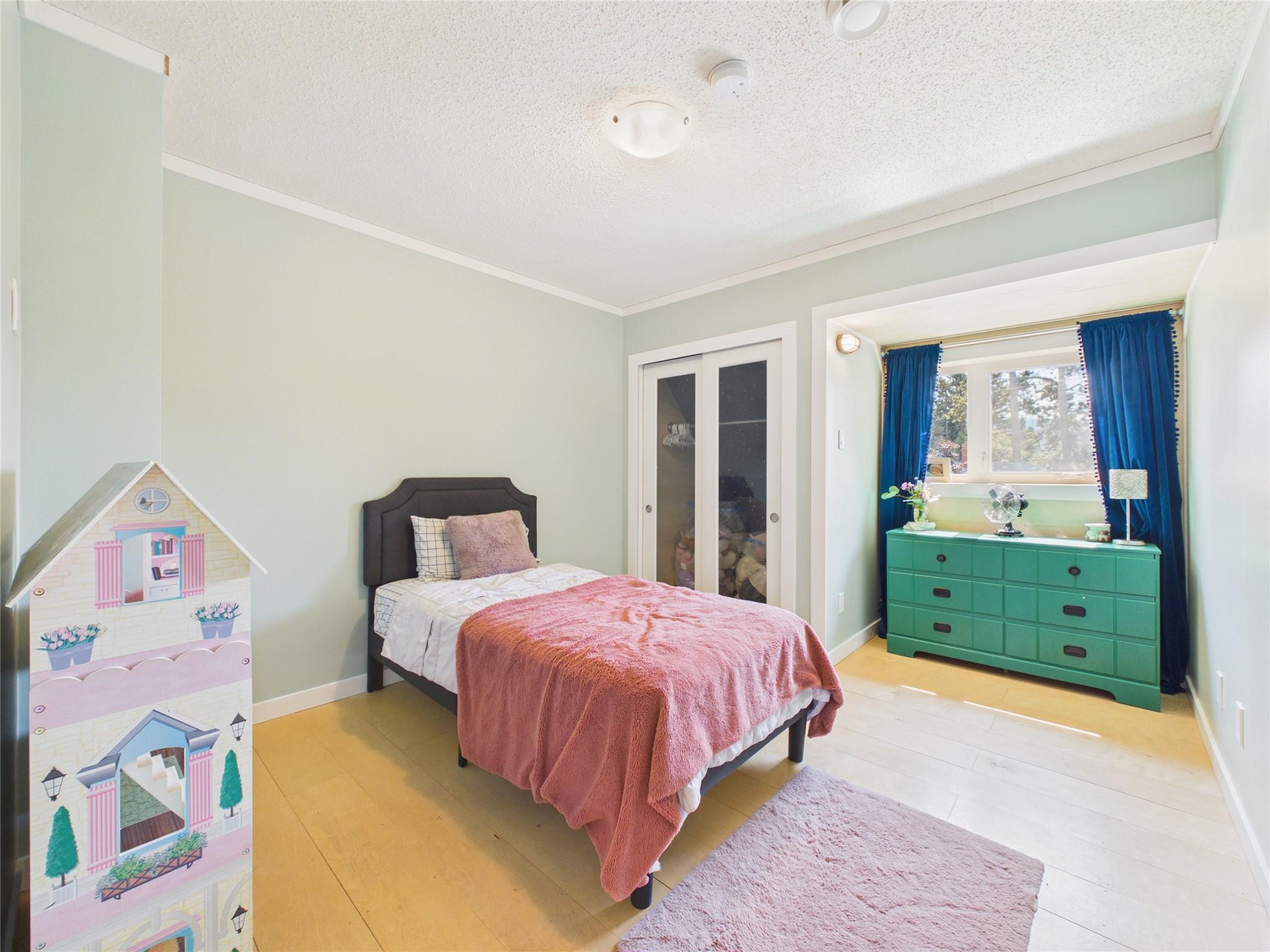 912 8Th Street, Cranbrook, BC - Indoor Photo Showing Bedroom