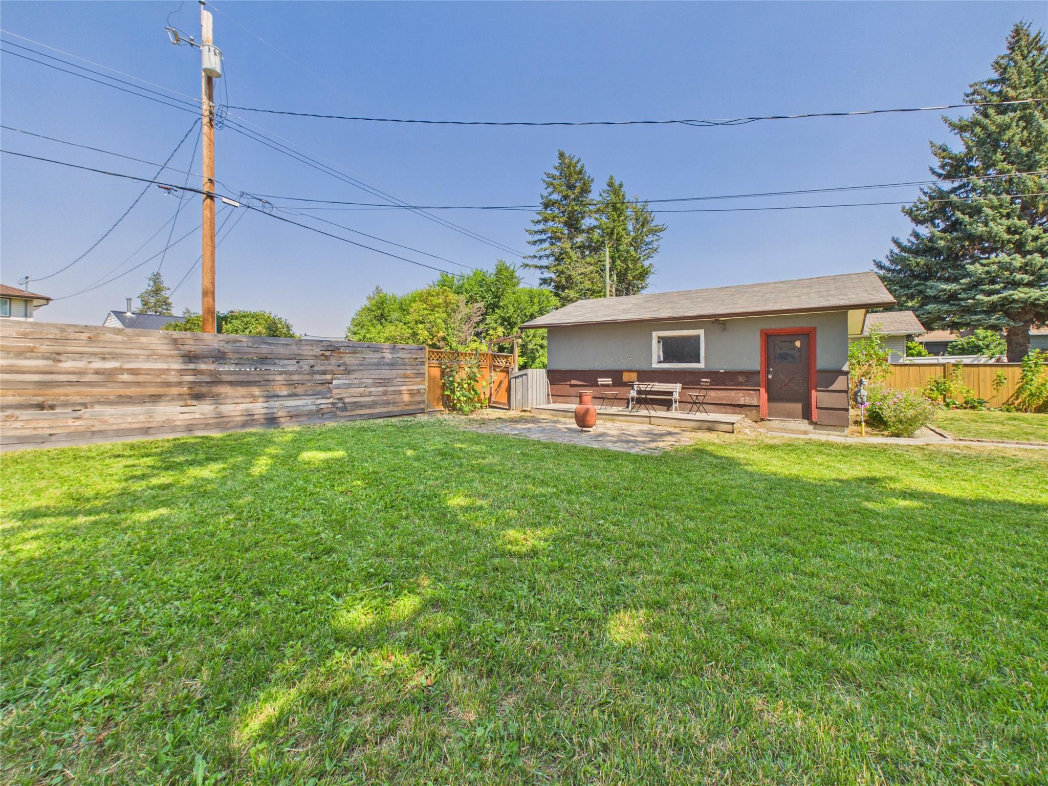 912 8Th Street, Cranbrook, BC - Outdoor