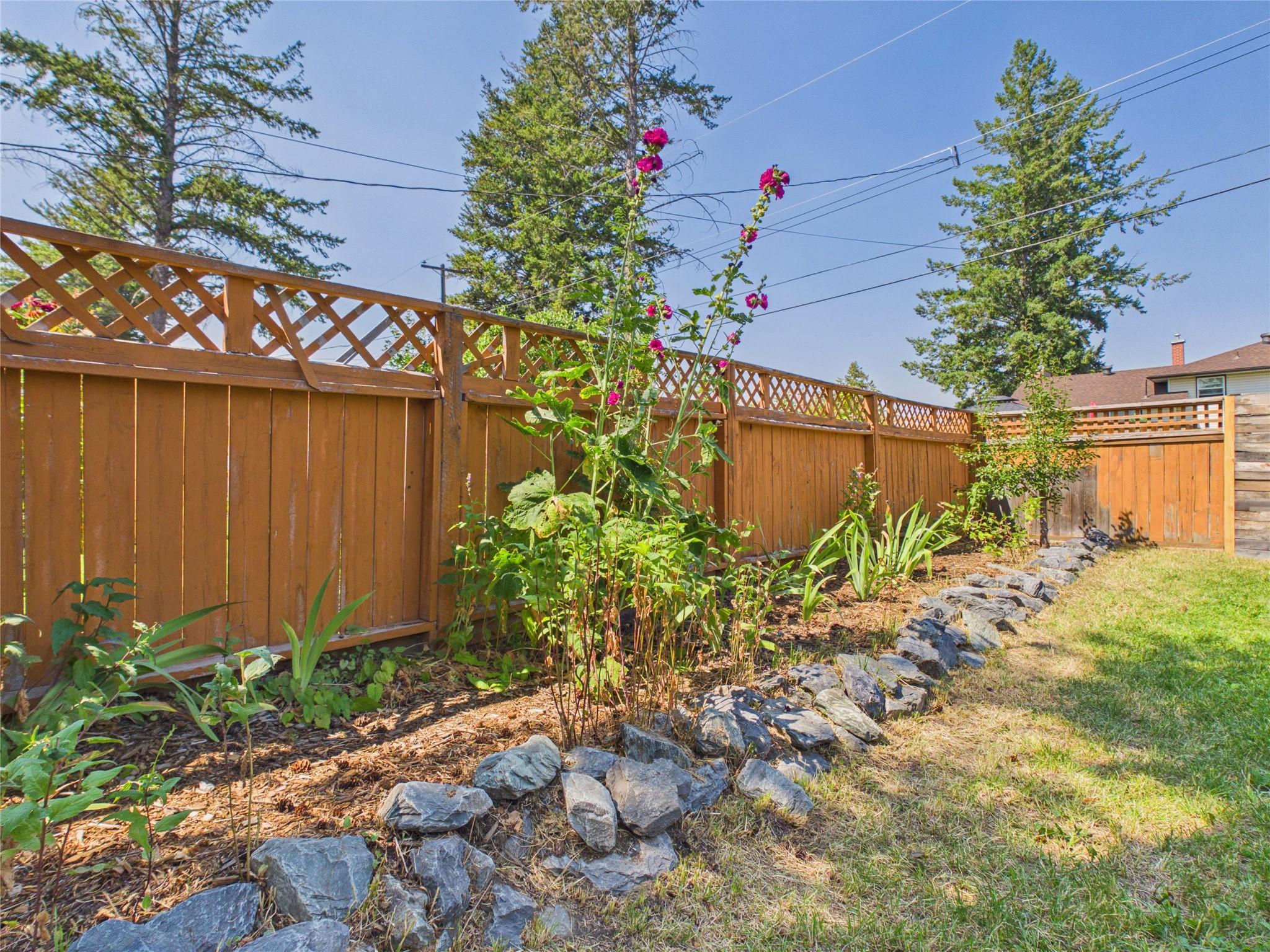 912 8Th Street, Cranbrook, BC - Outdoor