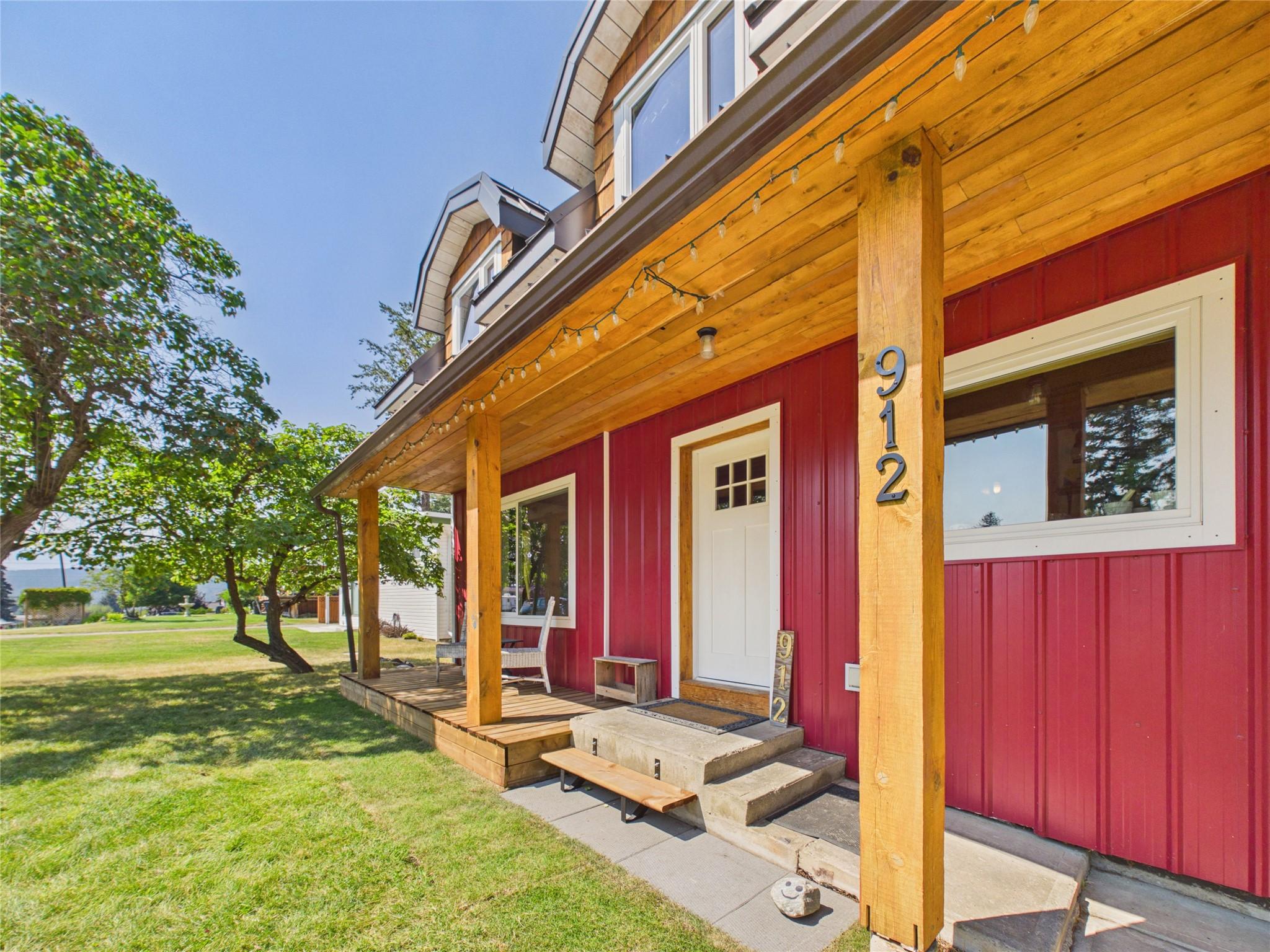 912 8Th Street, Cranbrook, BC - Outdoor