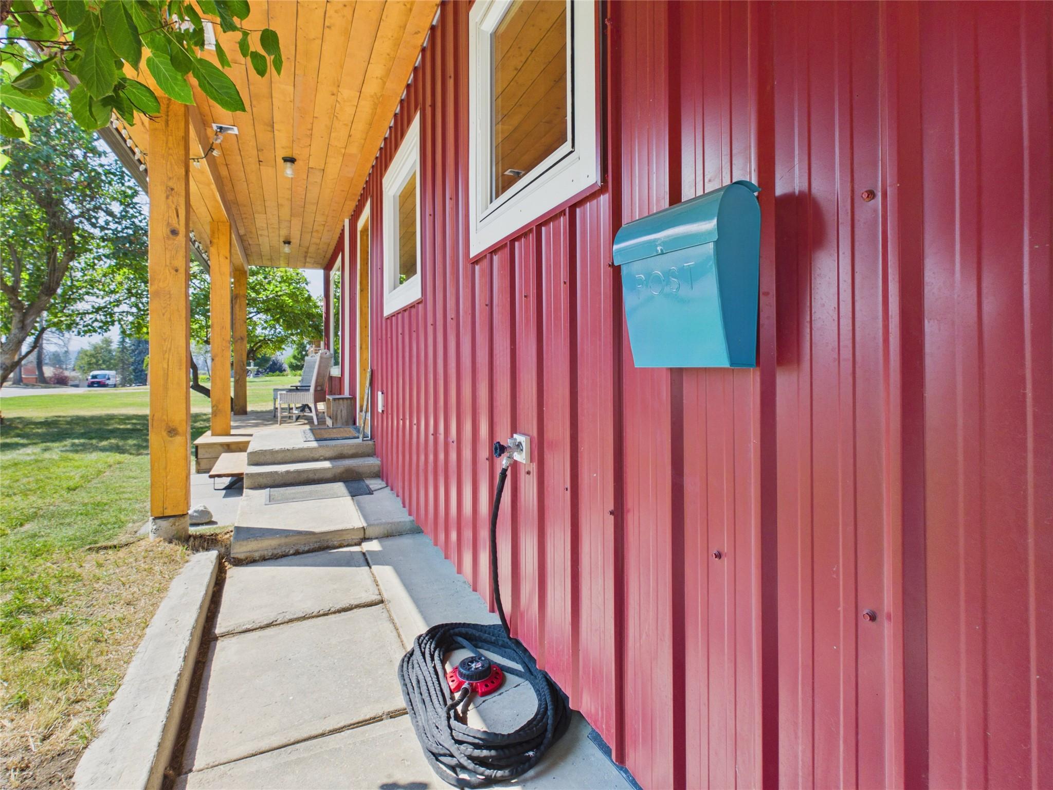 912 8Th Street, Cranbrook, BC - Outdoor